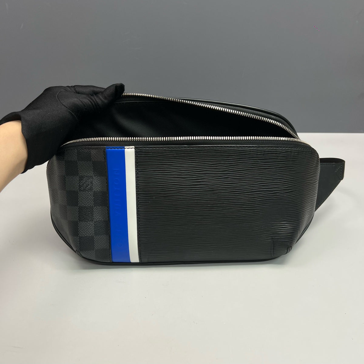 Louis Vuitton - Other - Leather - Black