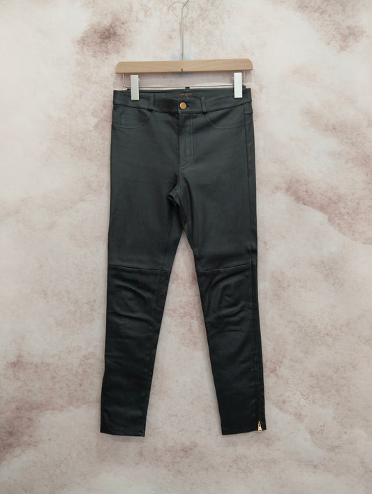 Louis Vuitton - Other - Leather - Black - (34)