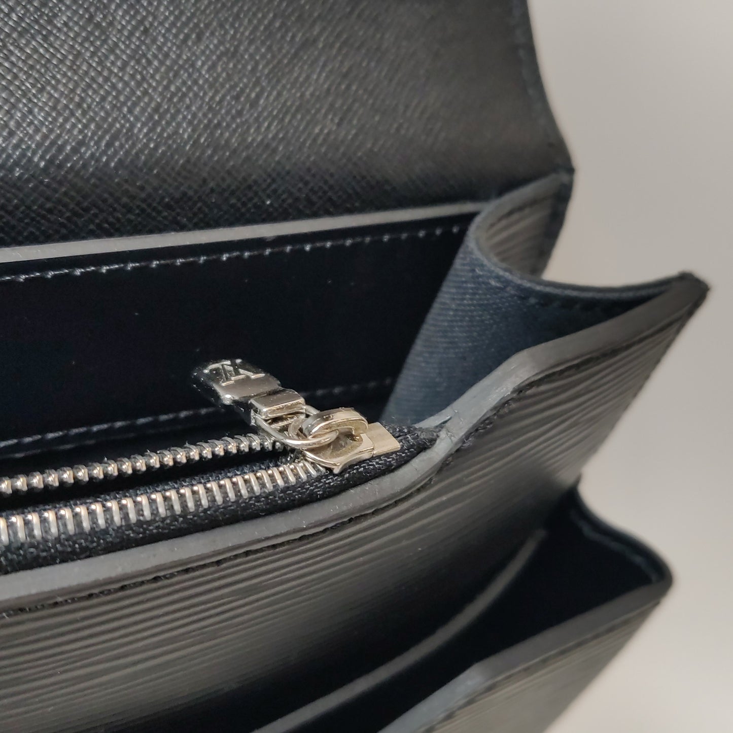Louis Vuitton - Other - Leather - Black - (large)
