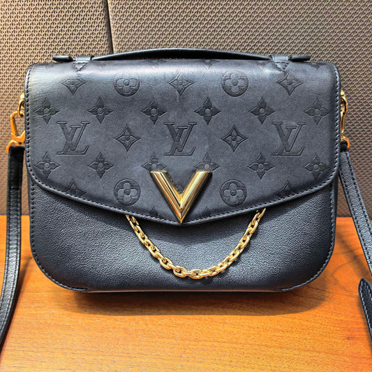 Louis Vuitton - Other - Leather - Black - (medium)