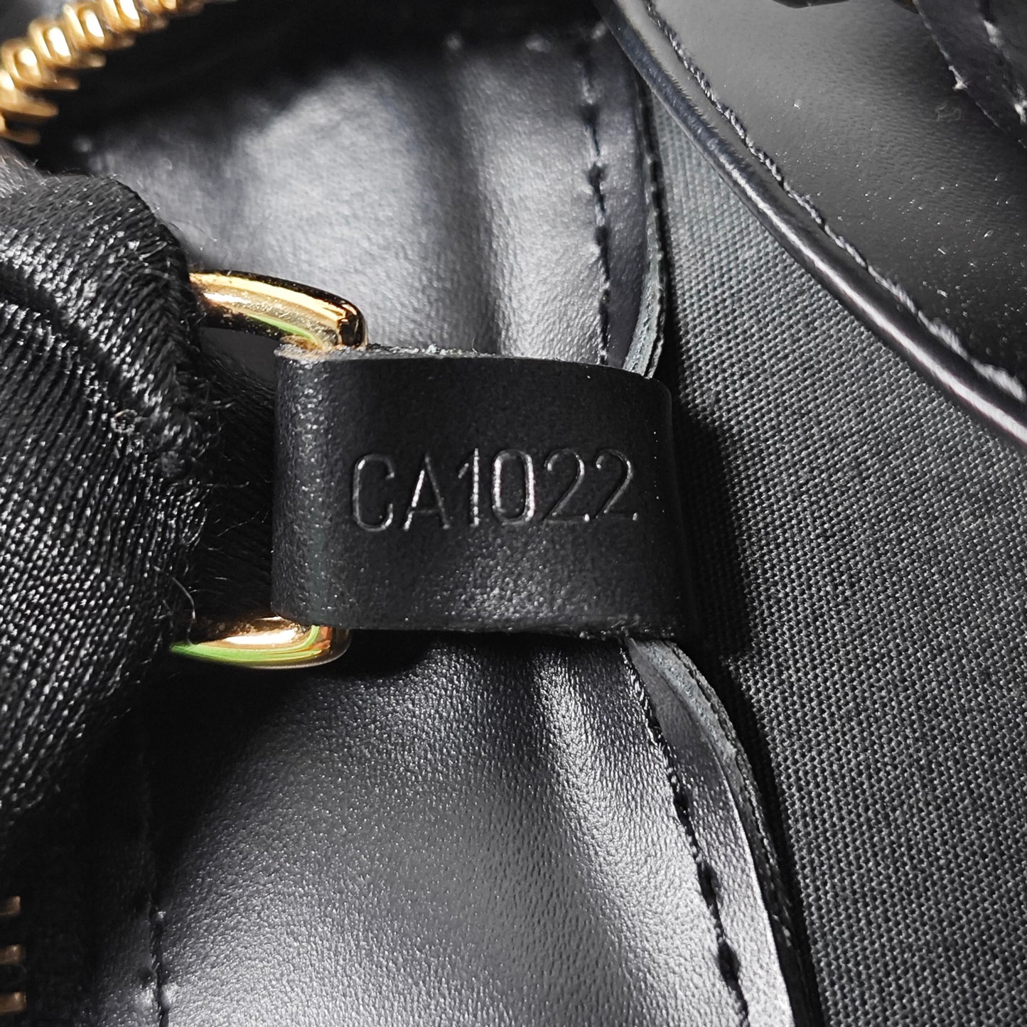 Louis Vuitton - Other - Leather - Black - (medium)