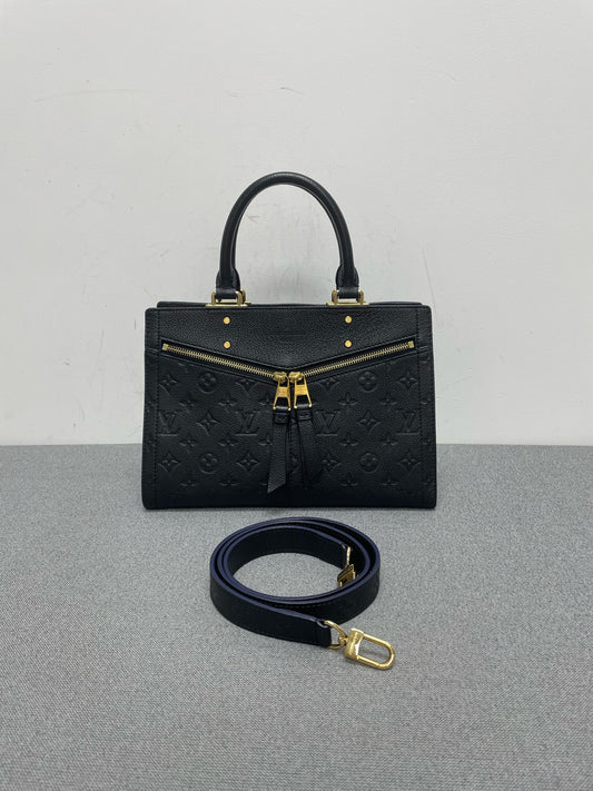 Louis Vuitton - Other - Leather - Black - (medium)