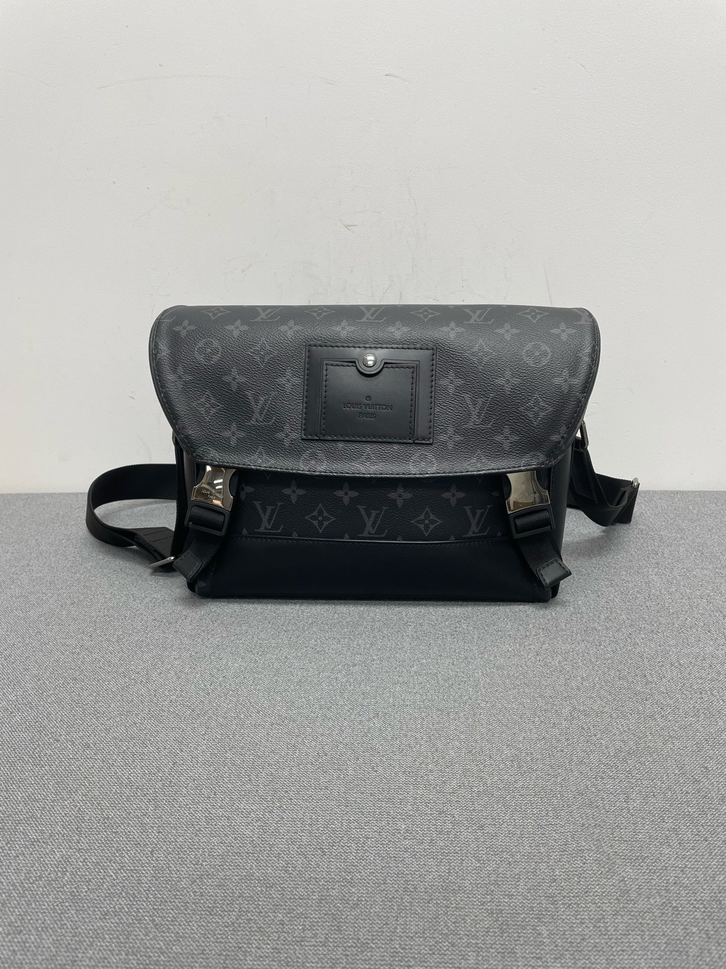 Louis Vuitton - Other - Leather - Black - (medium)