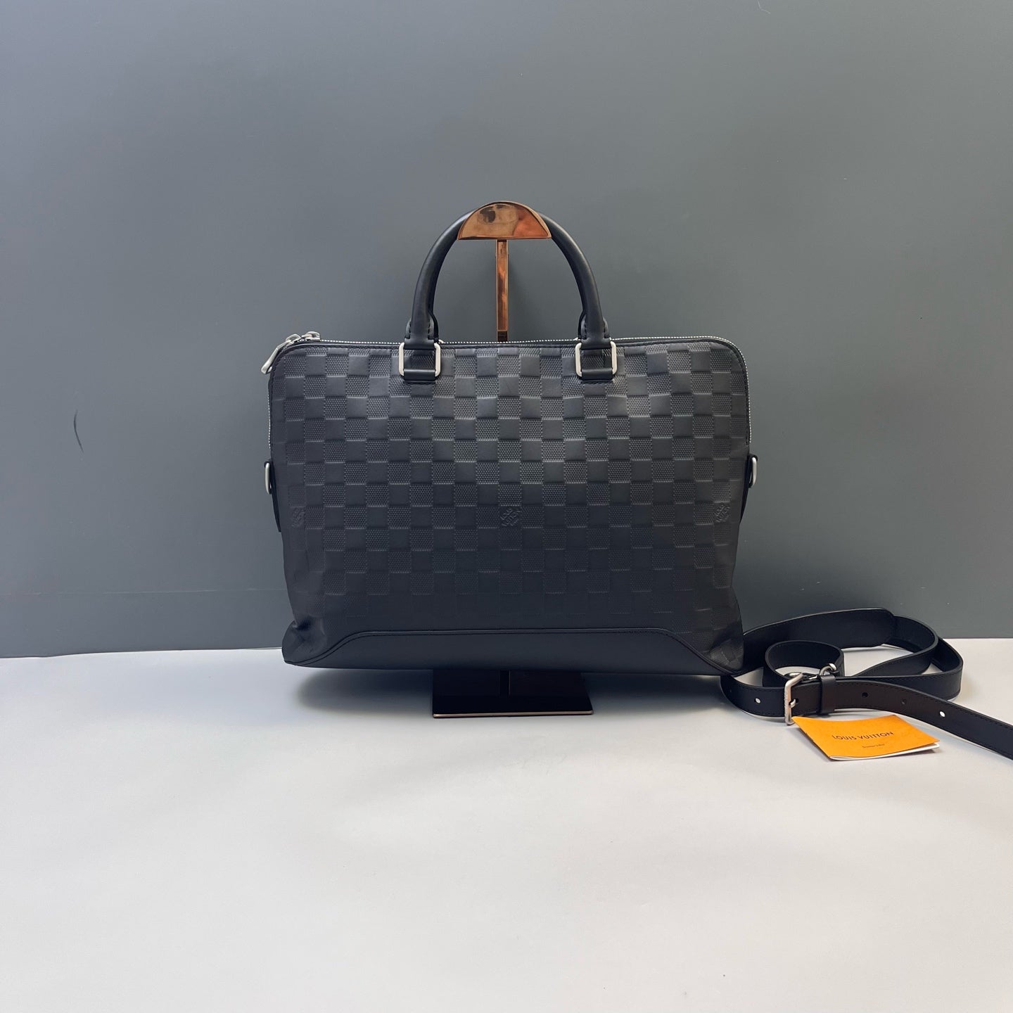 Louis Vuitton - Other - Leather - Black - (Medium)