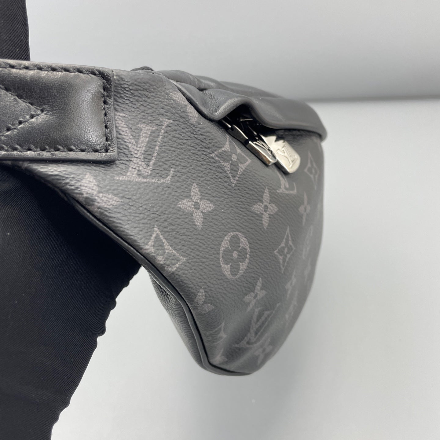 Louis Vuitton - Other - Leather - Black - (medium)