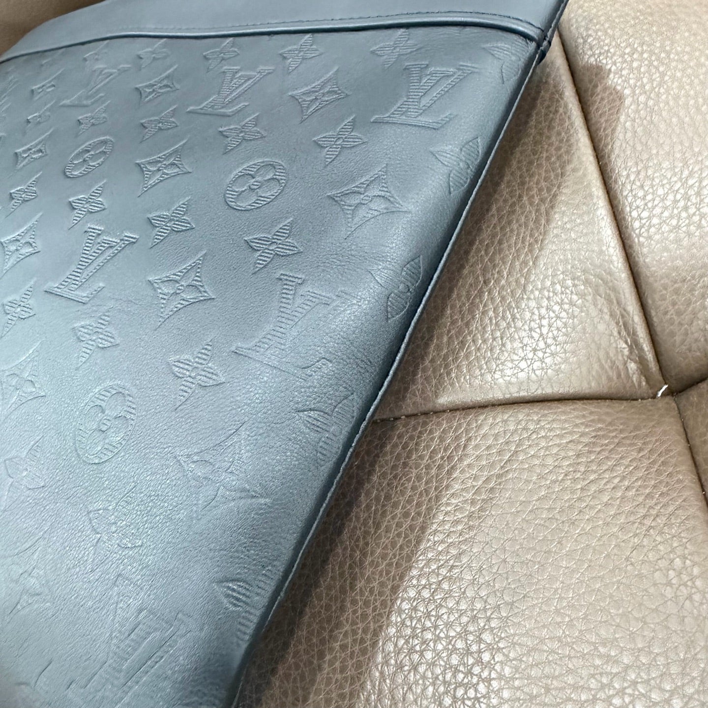 Louis Vuitton - Other - Leather - Black - (medium)