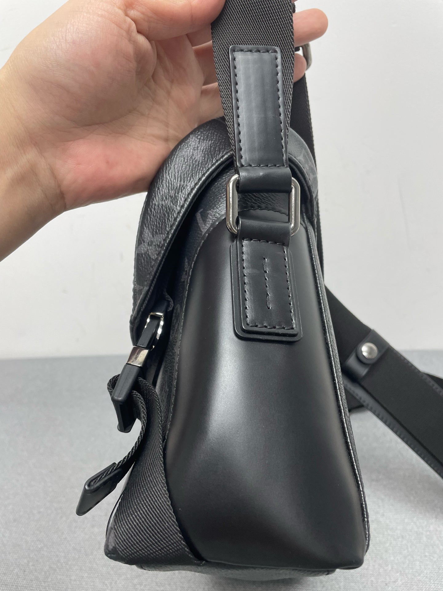 Louis Vuitton - Other - Leather - Black - (medium)