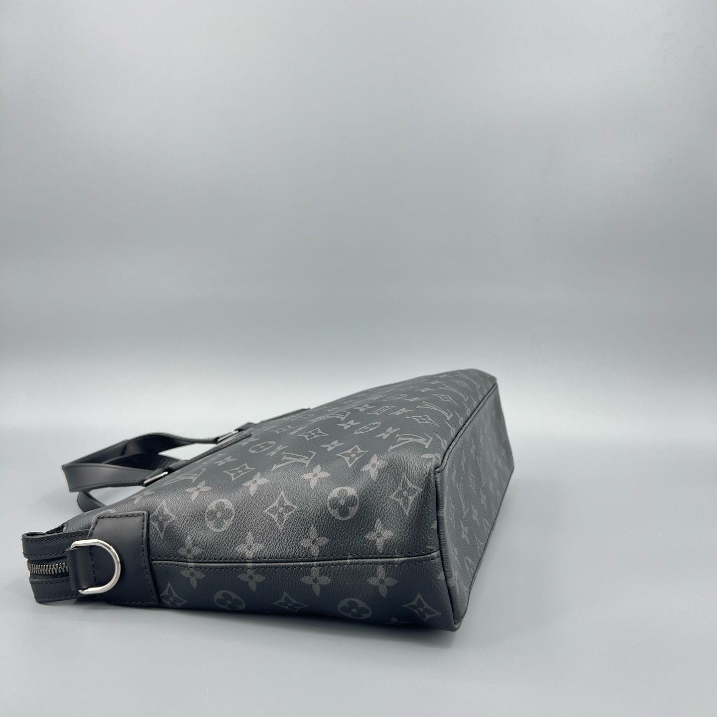 Louis Vuitton - Other - Leather - Black - (medium)