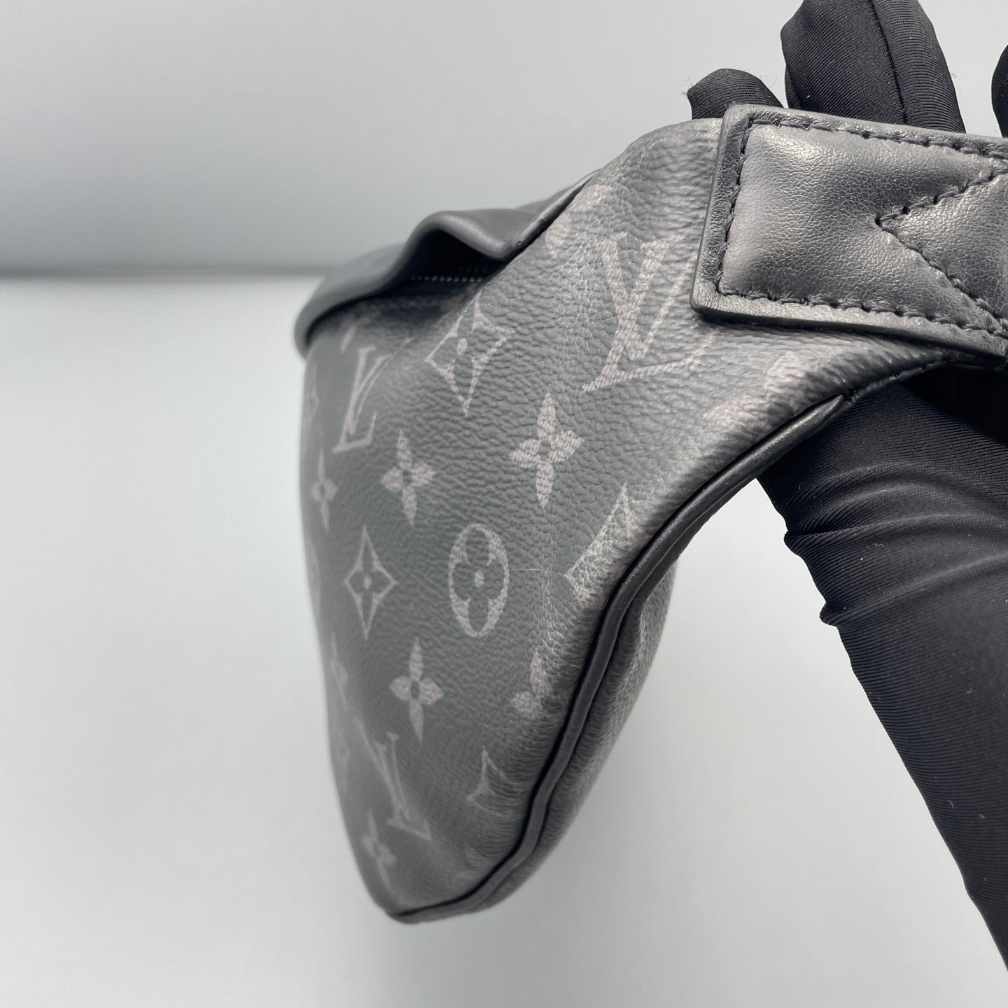 Louis Vuitton - Other - Leather - Black - (medium)