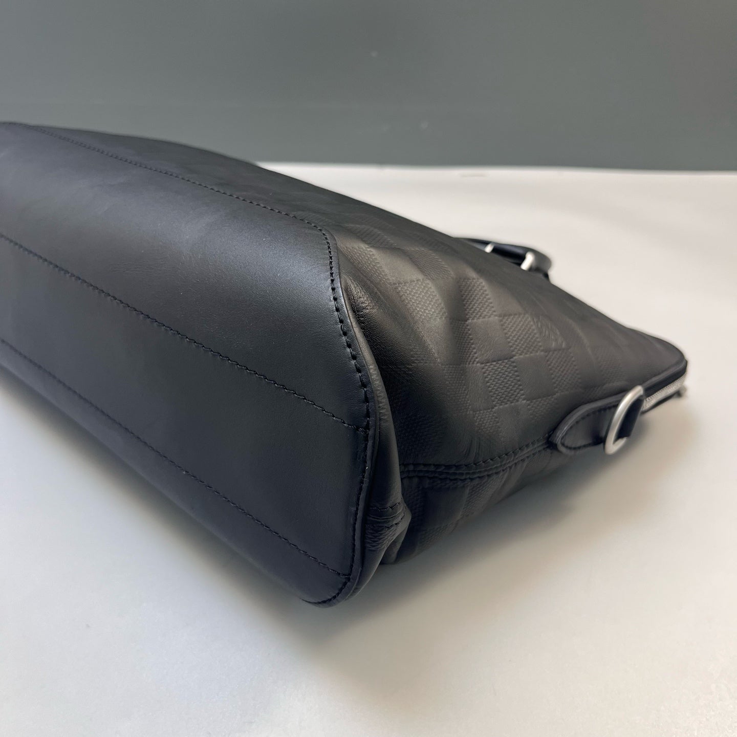 Louis Vuitton - Other - Leather - Black - (Medium)