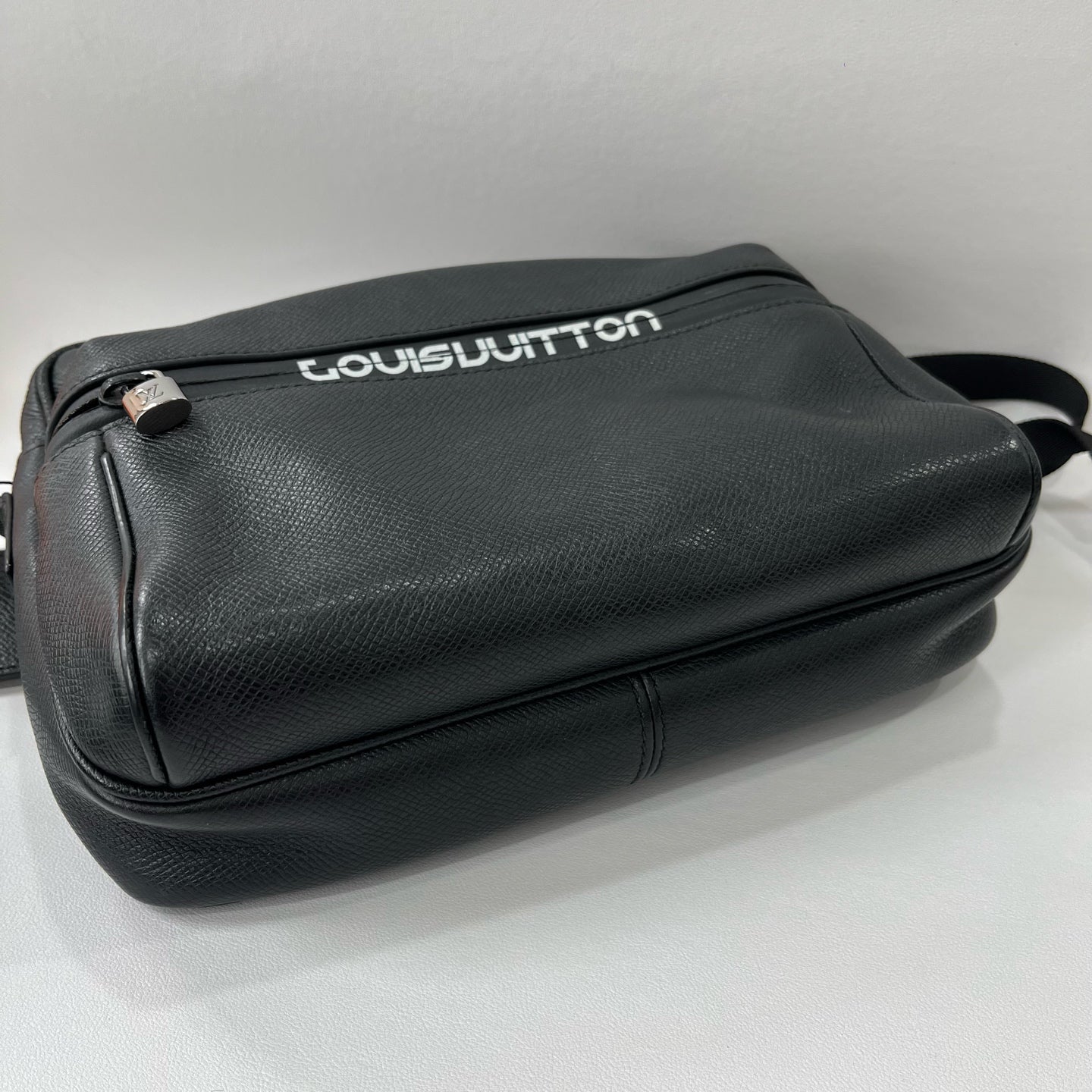 Louis Vuitton - Other - Leather - Black - (medium)