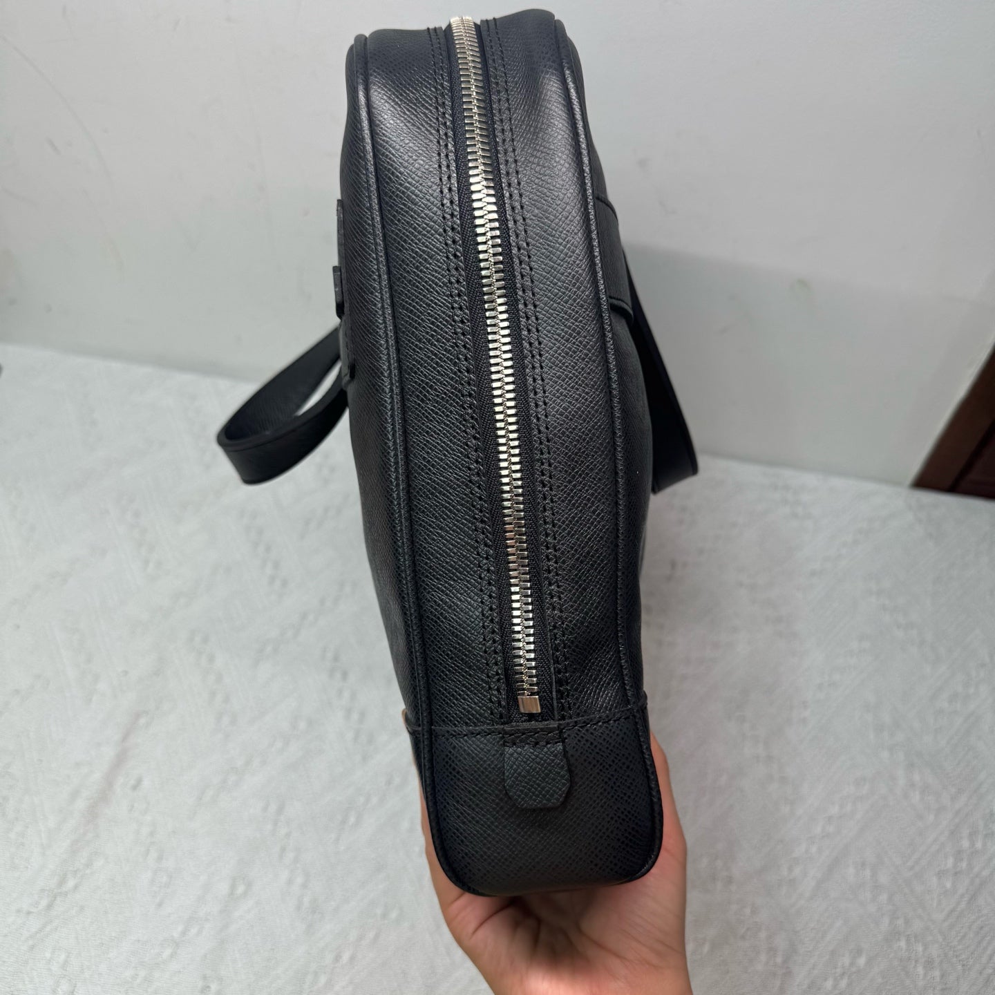 Louis Vuitton - Other - Leather - Black - (medium)