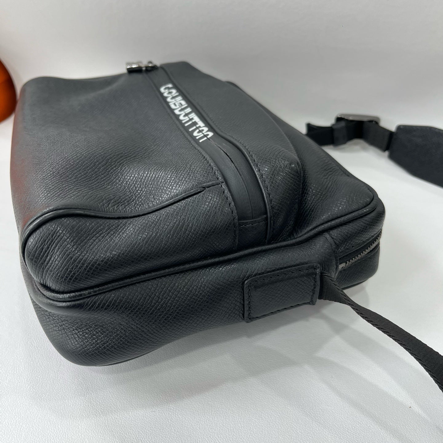 Louis Vuitton - Other - Leather - Black - (medium)