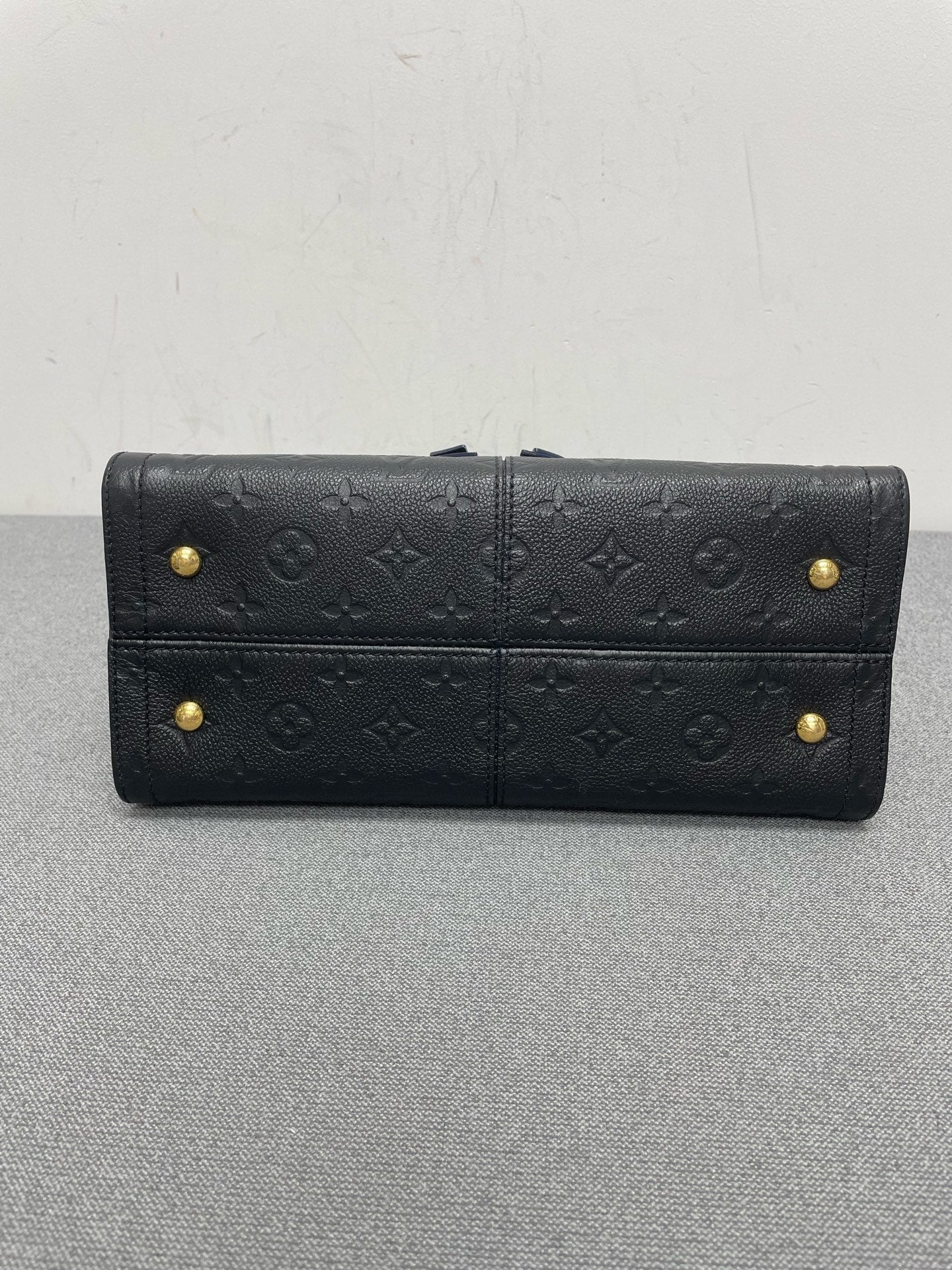 Louis Vuitton - Other - Leather - Black - (medium)