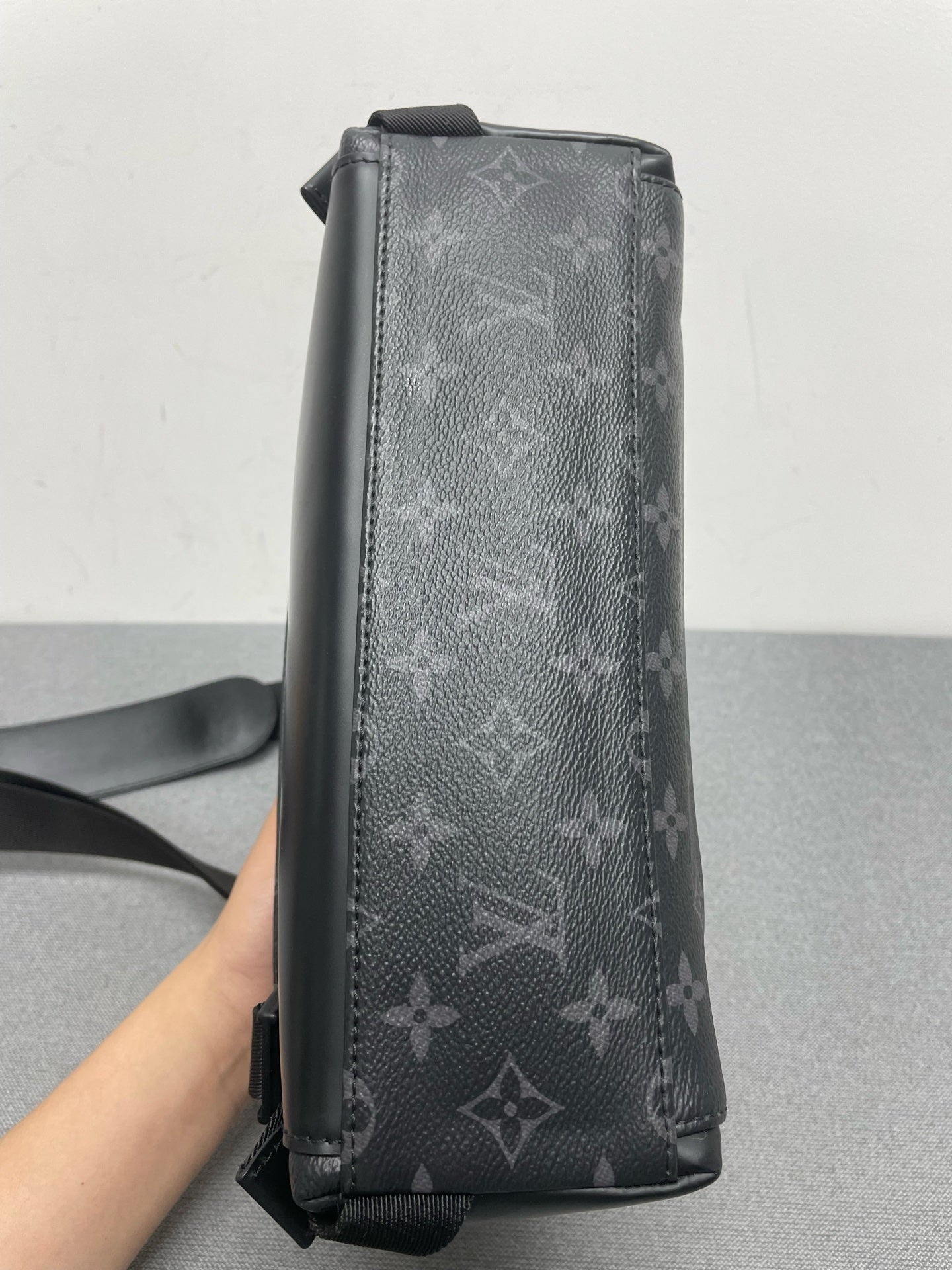 Louis Vuitton - Other - Leather - Black - (medium)