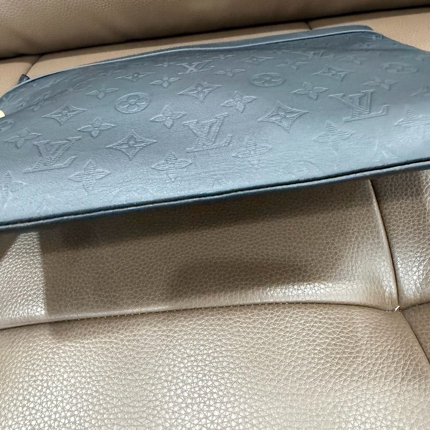 Louis Vuitton - Other - Leather - Black - (medium)