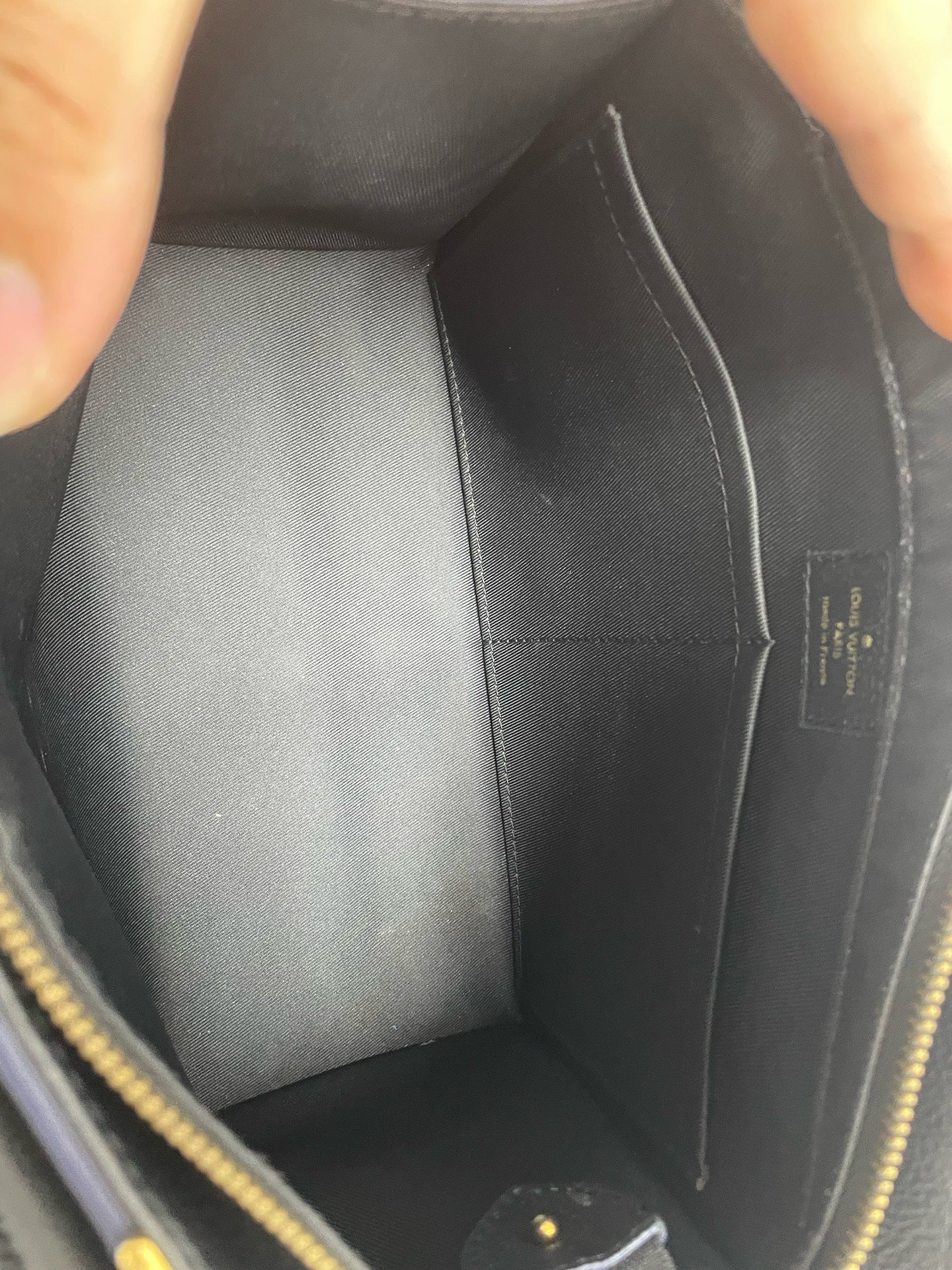 Louis Vuitton - Other - Leather - Black - (medium)
