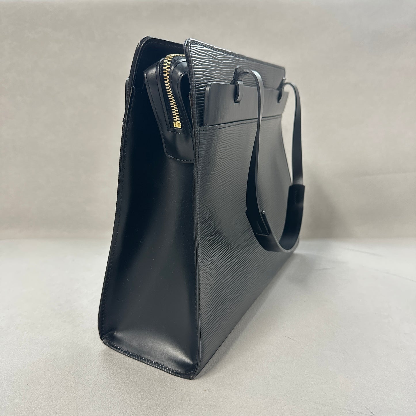 Louis Vuitton - Other - Leather - Black - (medium)
