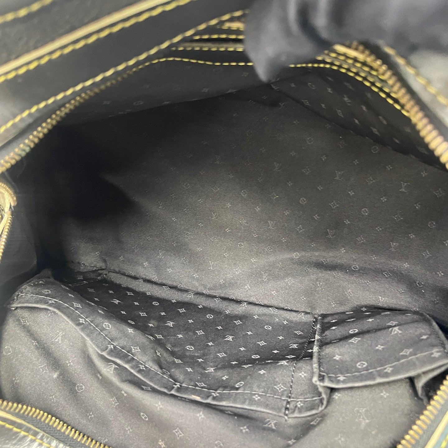 Louis Vuitton - Other - Leather - Black - (medium)