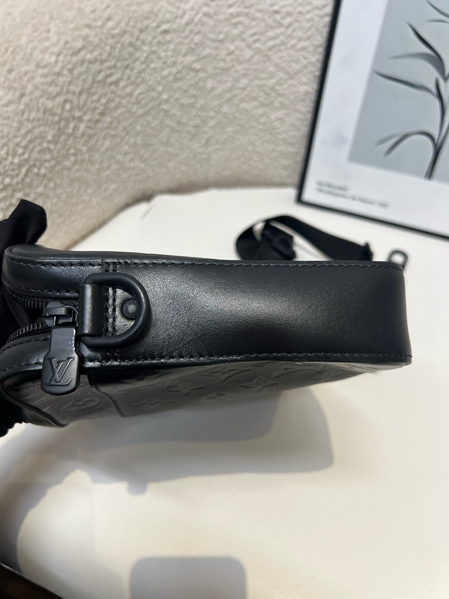 Louis Vuitton - Other - Leather - Black - (medium)