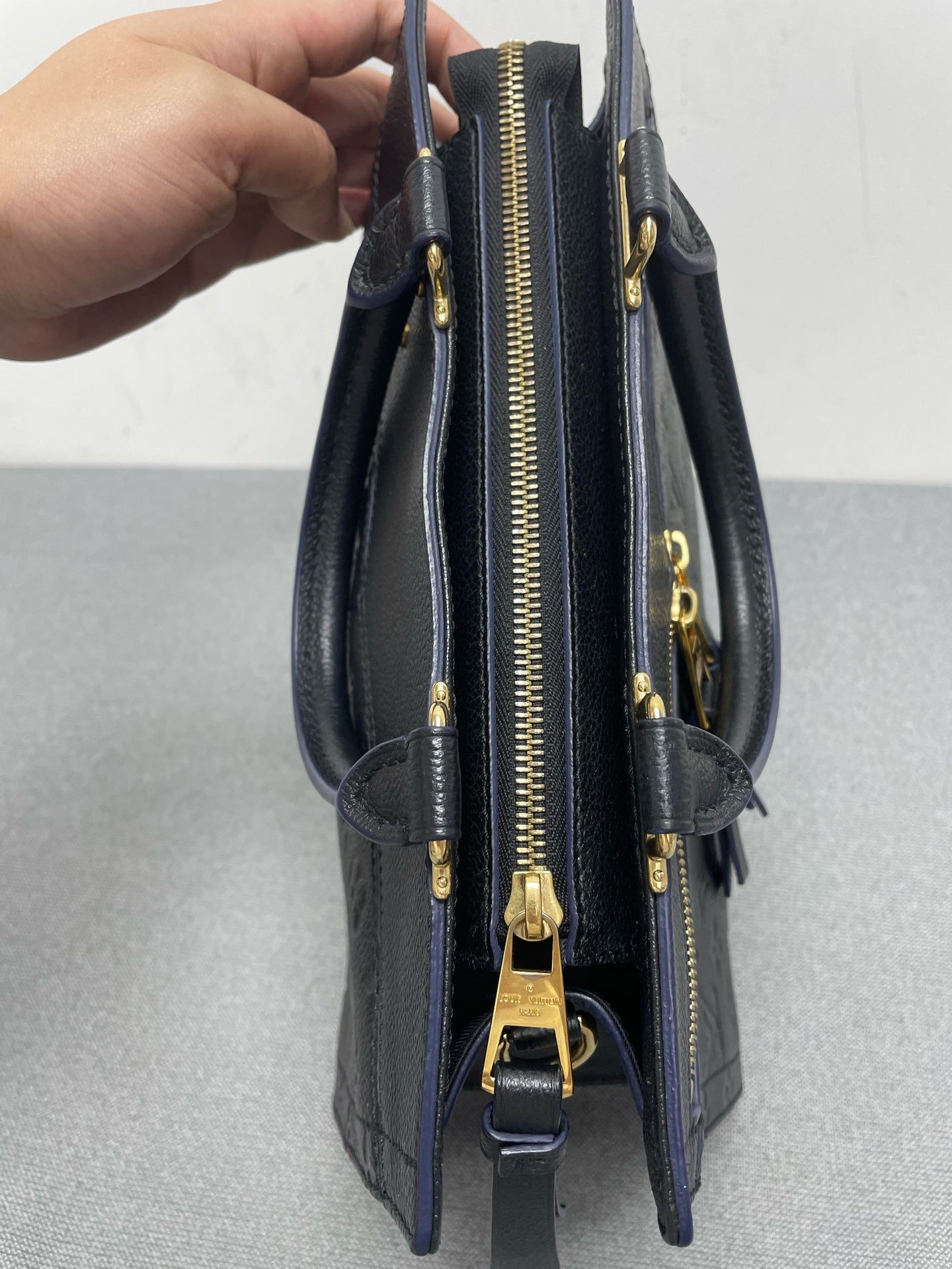 Louis Vuitton - Other - Leather - Black - (medium)