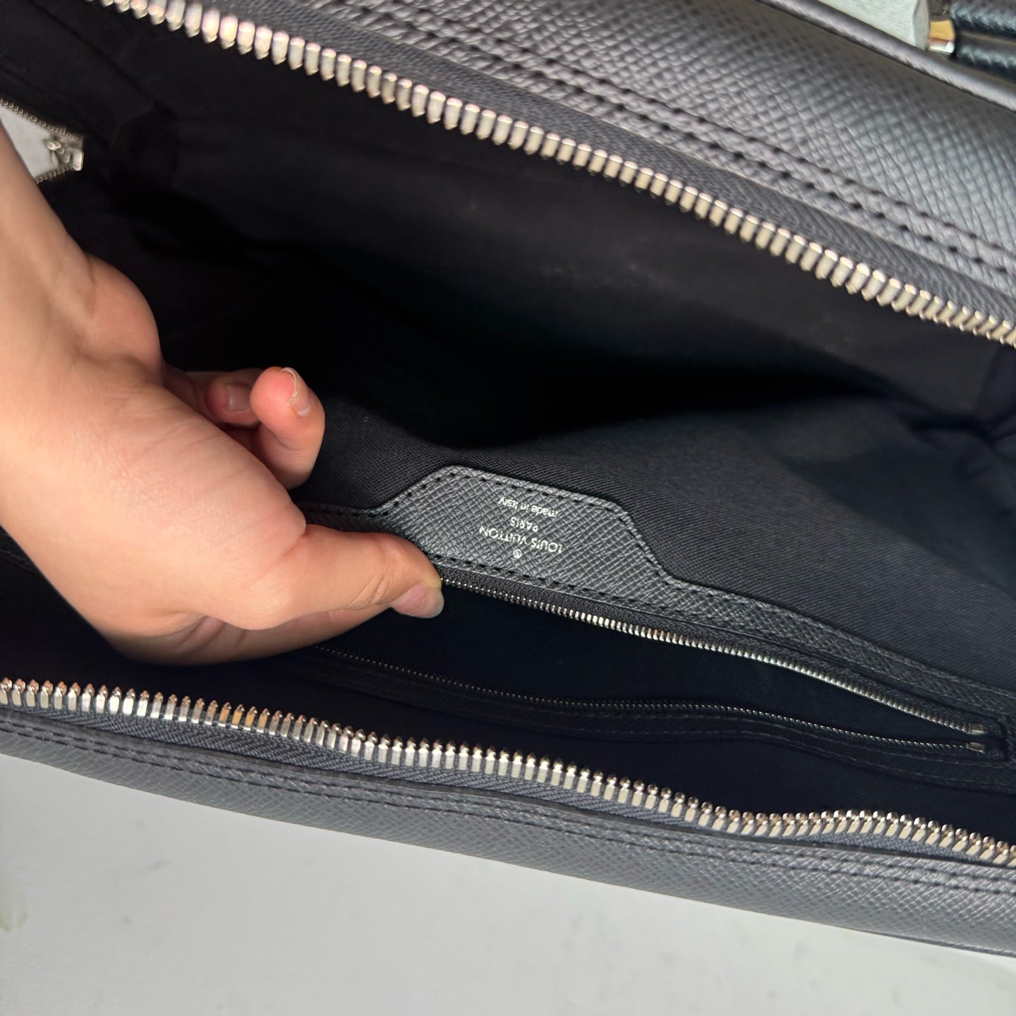 Louis Vuitton - Other - Leather - Black - (medium)