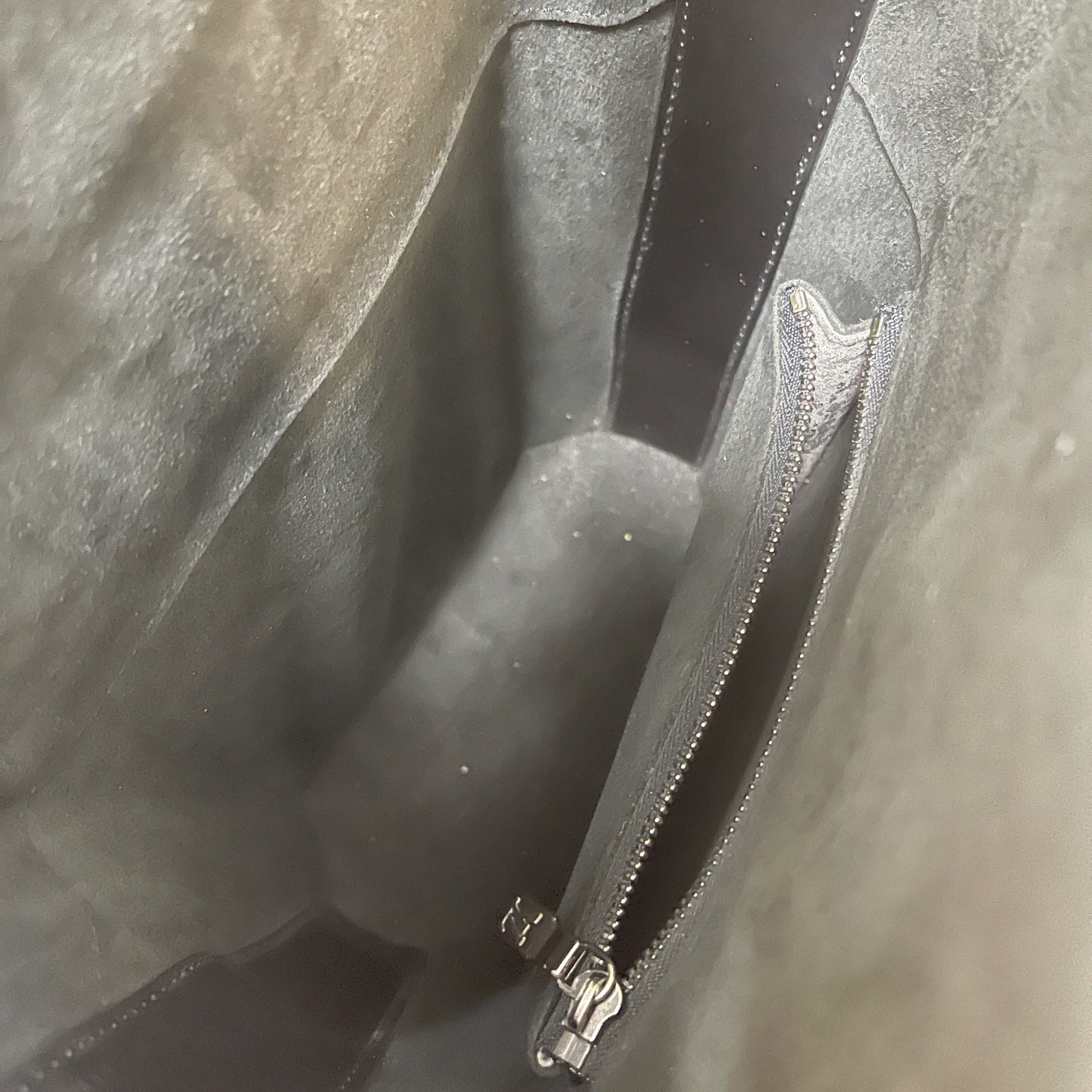 Louis Vuitton - Other - Leather - Black - (medium)