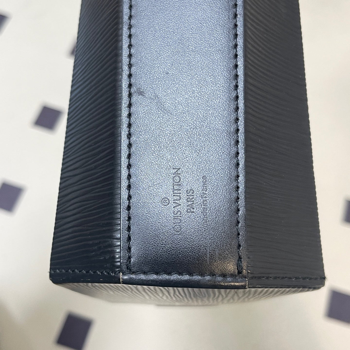 Louis Vuitton - Other - Leather - Black - (medium)