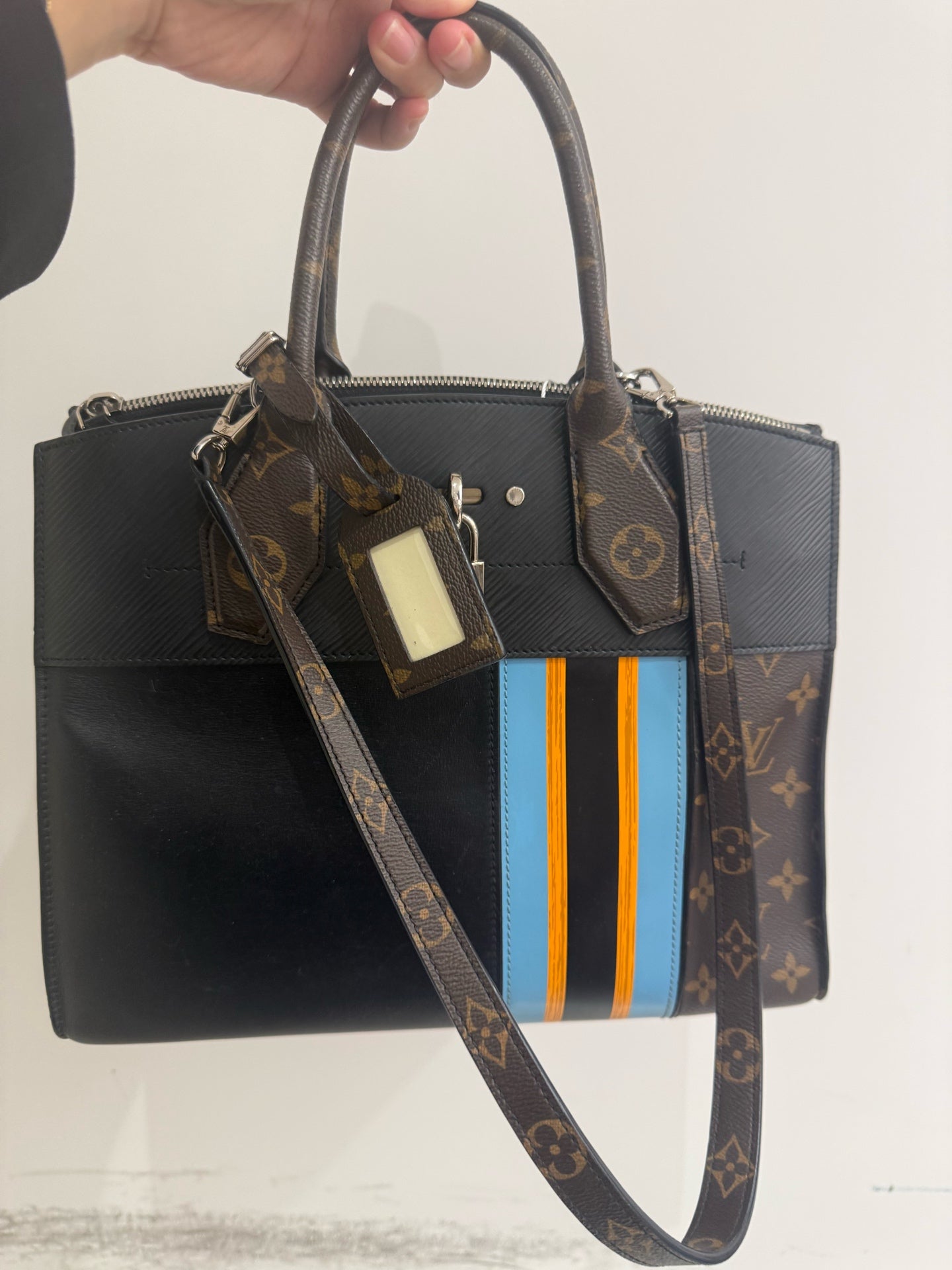 Louis Vuitton - Other - Leather - Black - (medium)