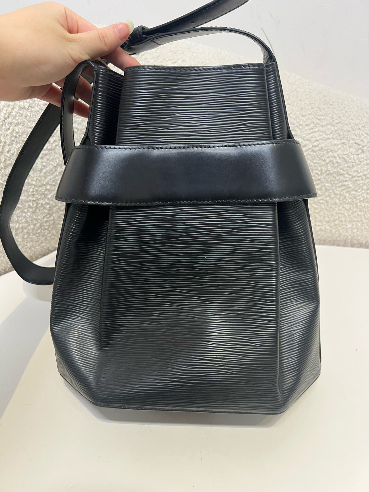 Louis Vuitton - Other - Leather - Black - (Medium)