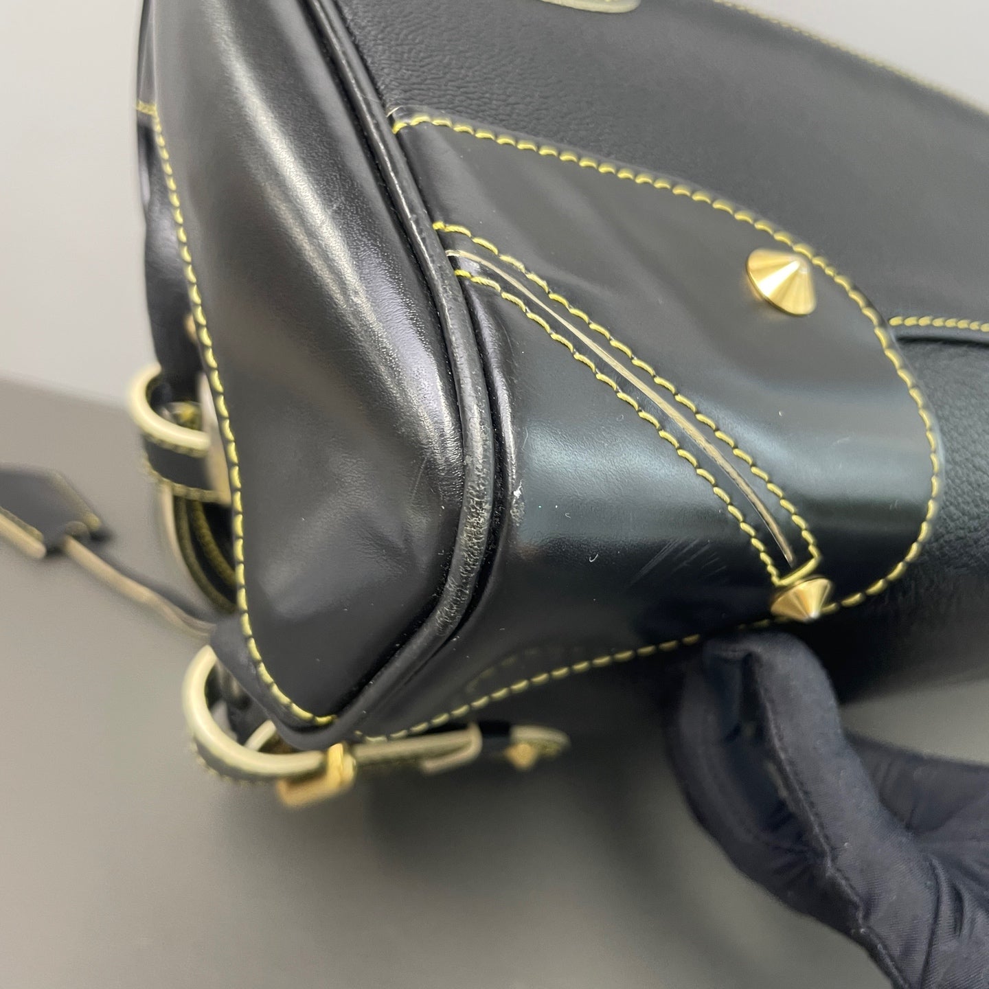 Louis Vuitton - Other - Leather - Black - (medium)