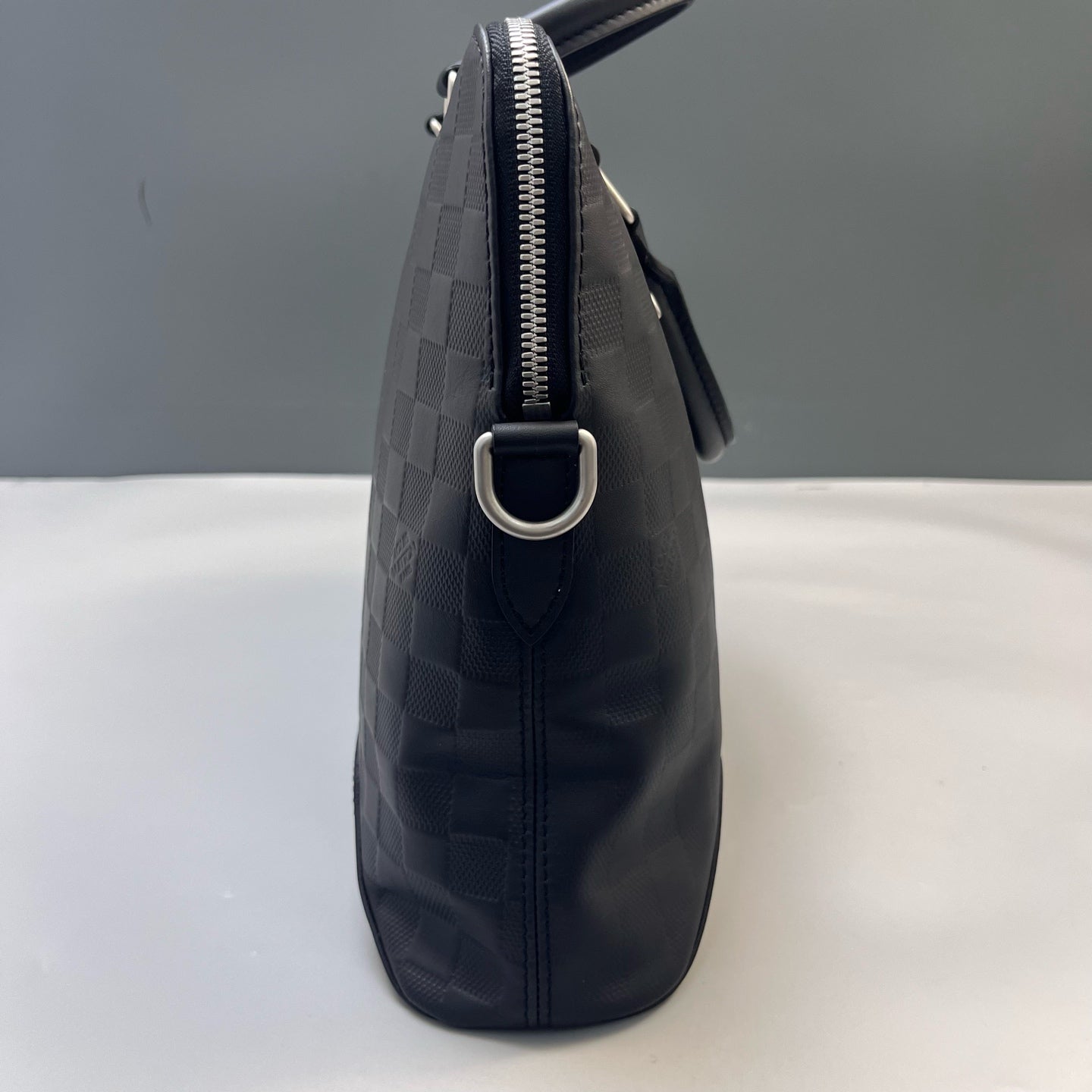 Louis Vuitton - Other - Leather - Black - (Medium)