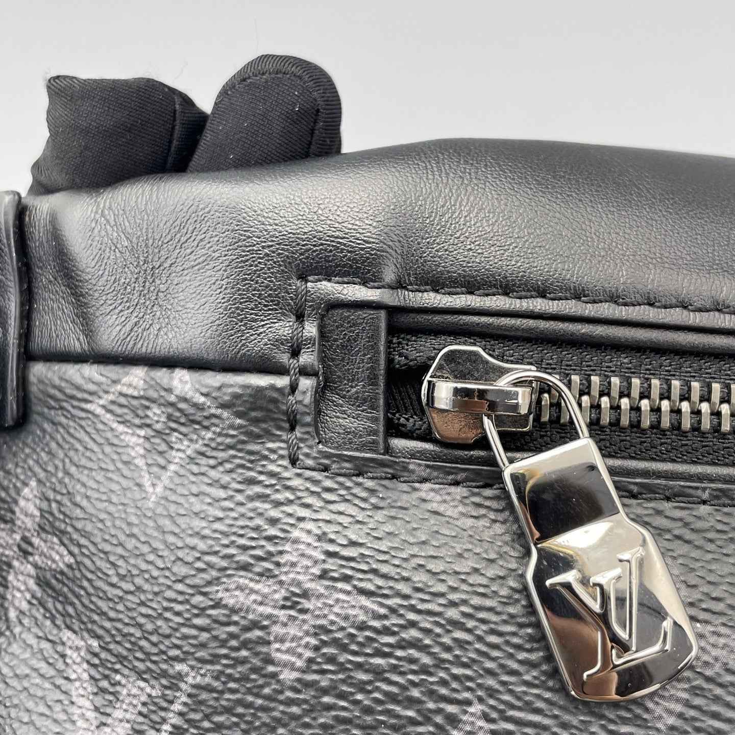Louis Vuitton - Other - Leather - Black - (medium)