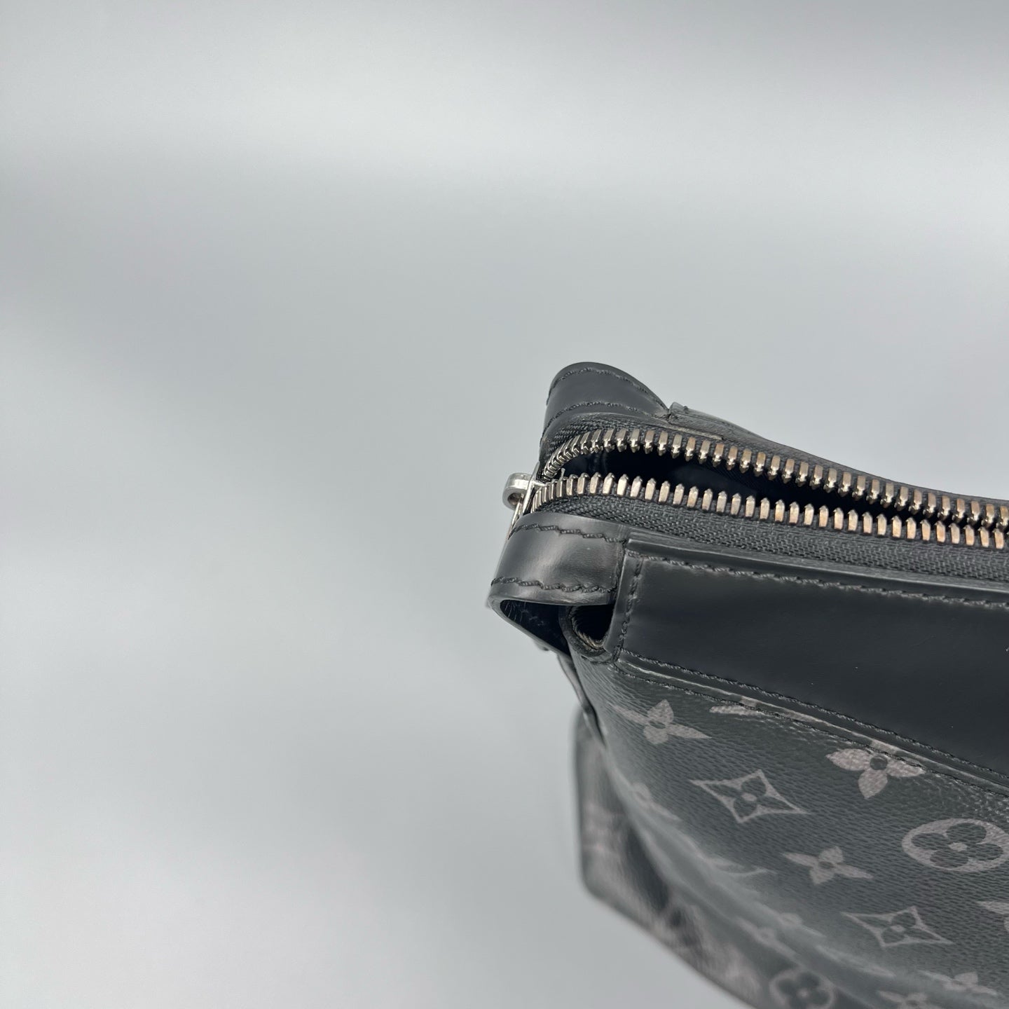Louis Vuitton - Other - Leather - Black - (medium)