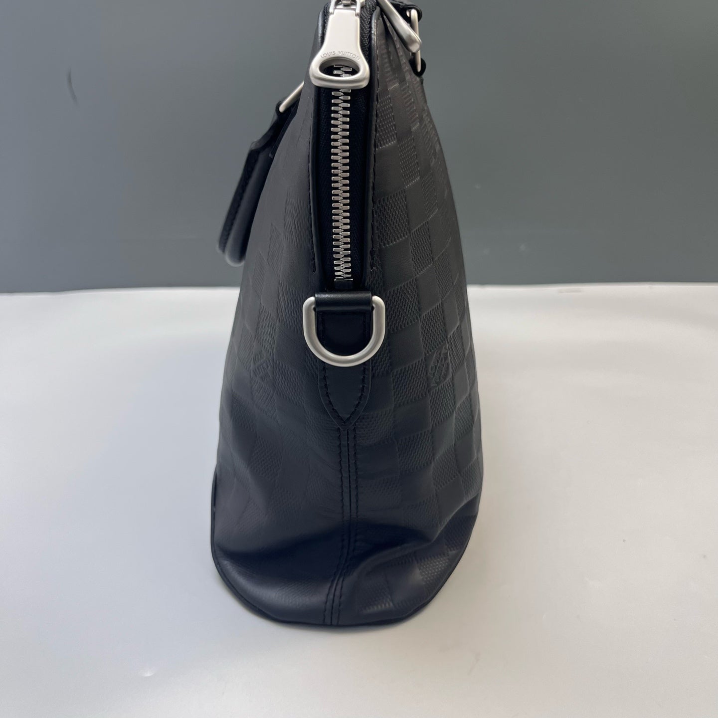 Louis Vuitton - Other - Leather - Black - (Medium)