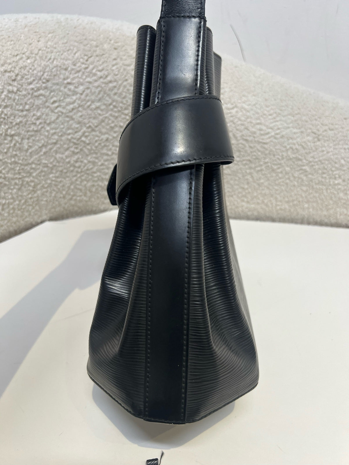 Louis Vuitton - Other - Leather - Black - (Medium)