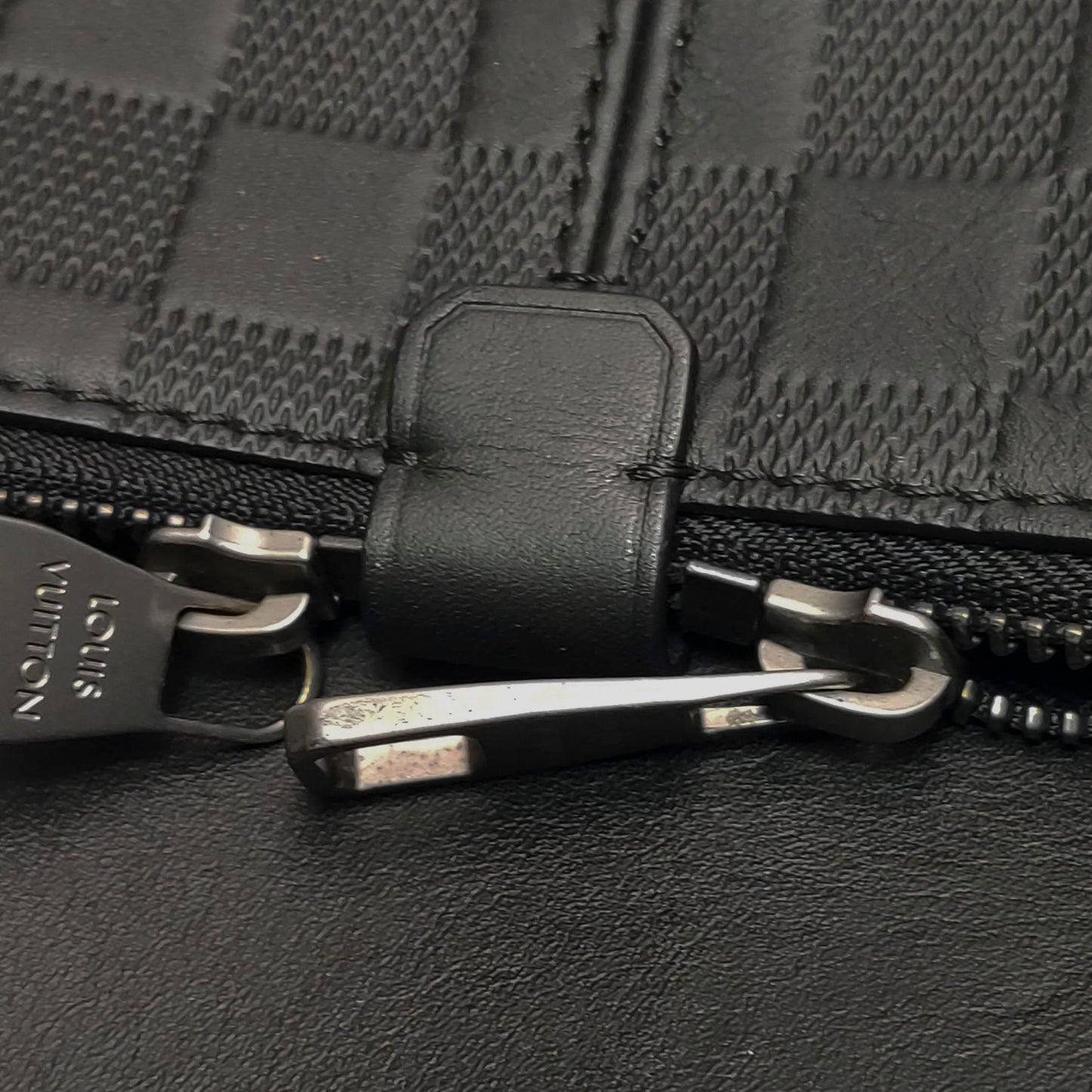 Louis Vuitton - Other - Leather - Black - (medium)
