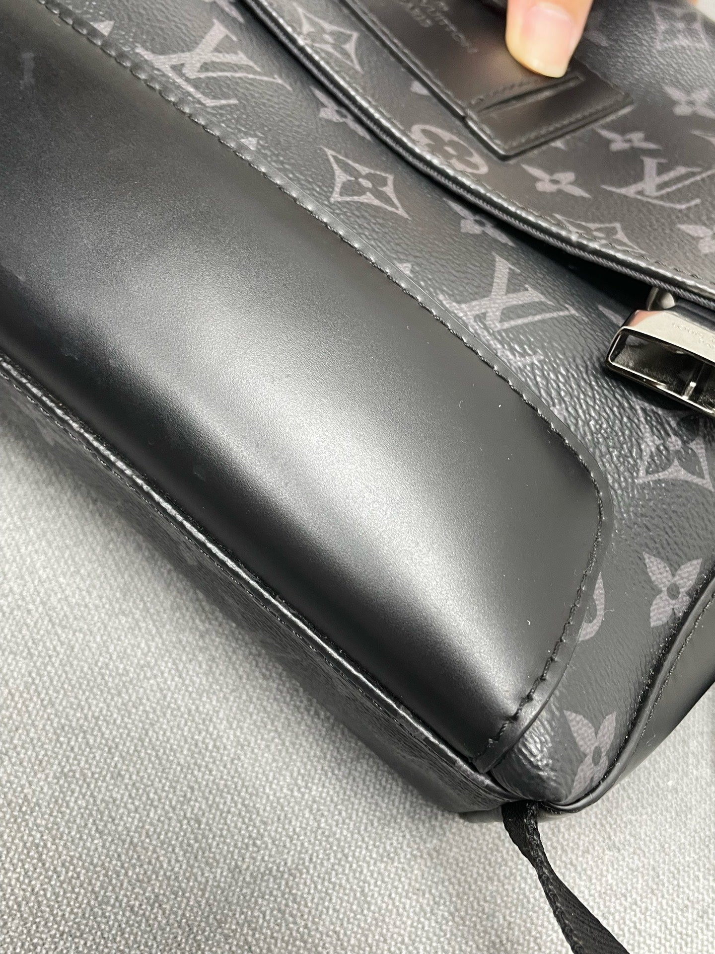 Louis Vuitton - Other - Leather - Black - (medium)