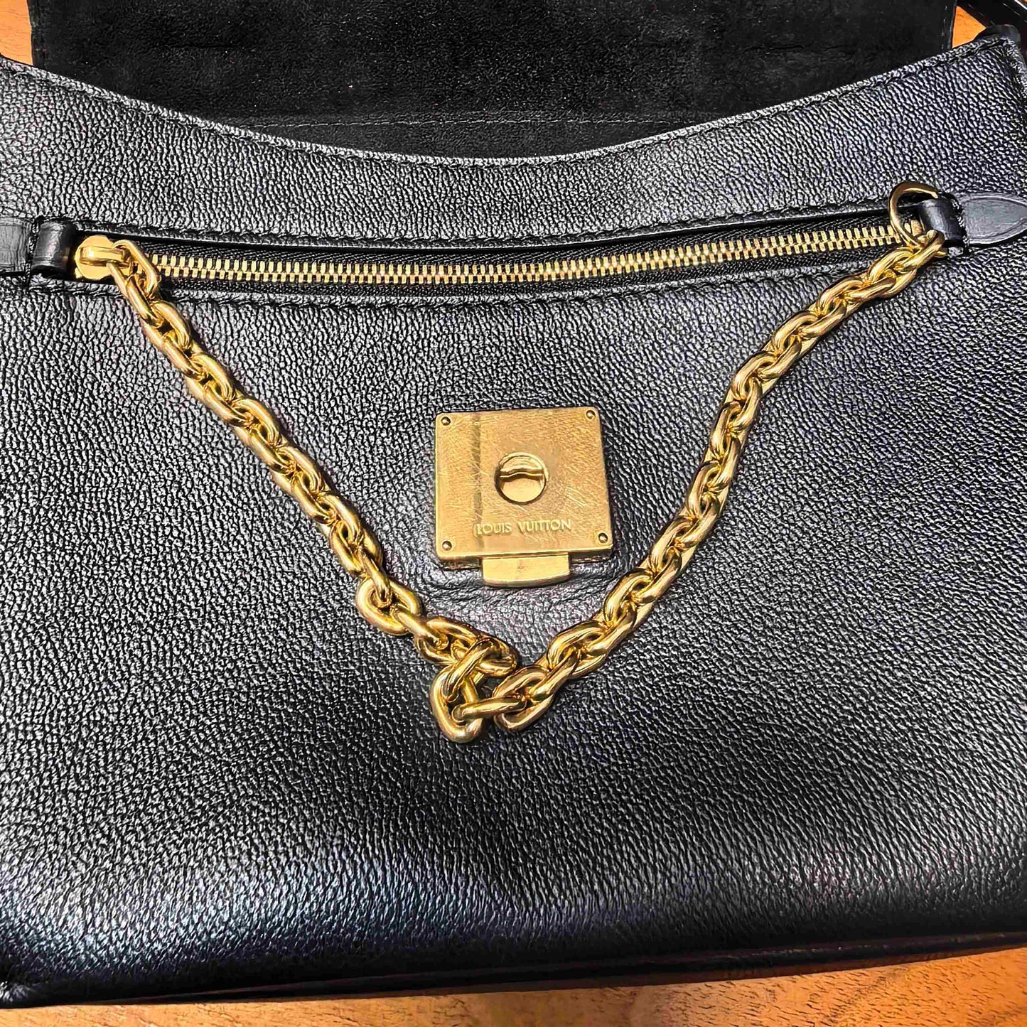 Louis Vuitton - Other - Leather - Black - (medium)