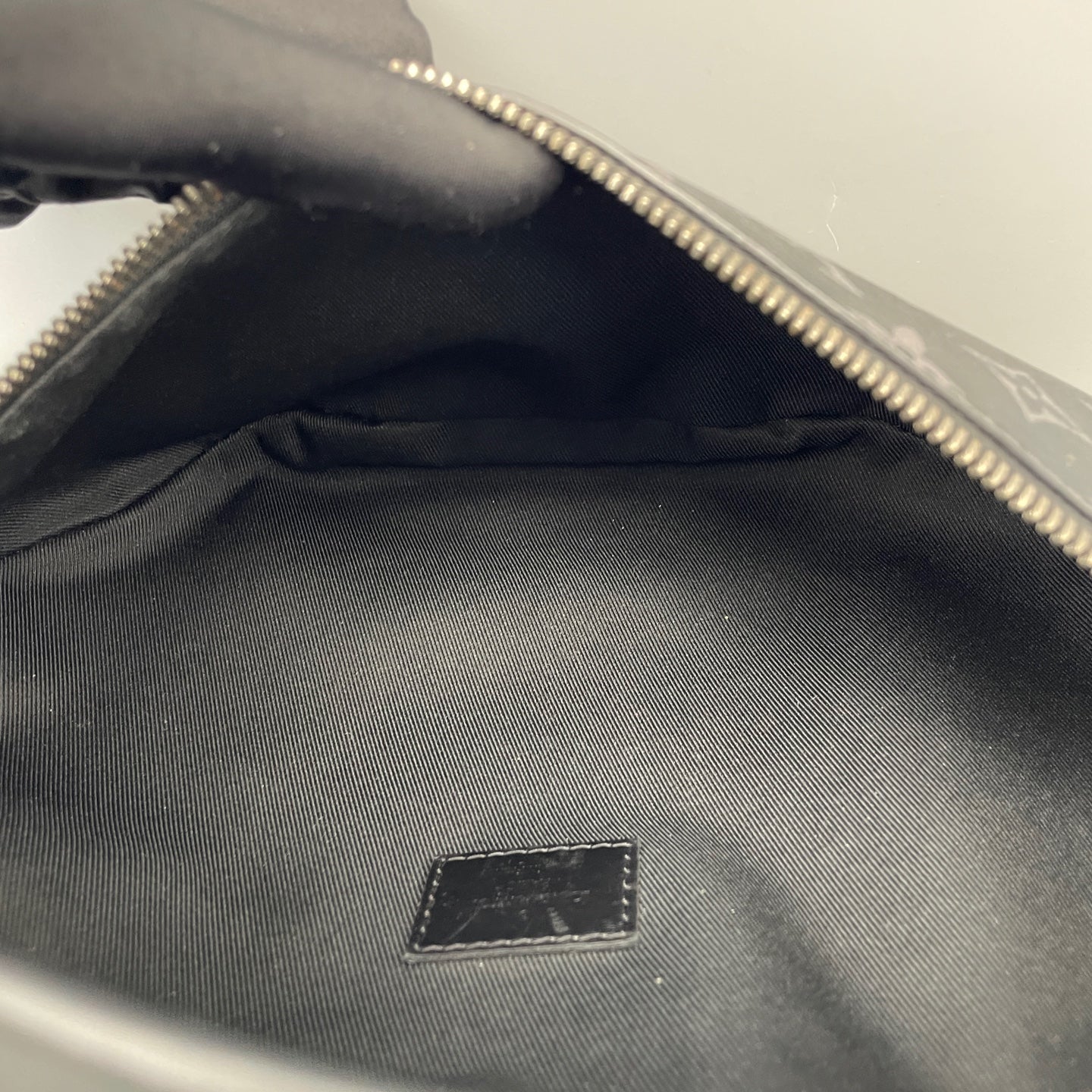 Louis Vuitton - Other - Leather - Black - (medium)