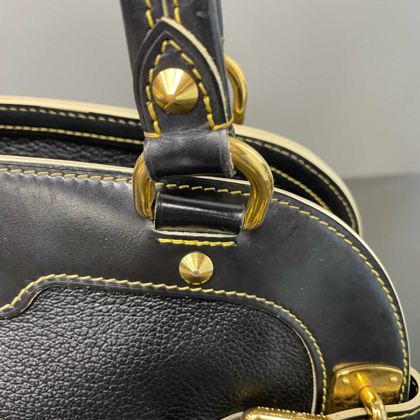Louis Vuitton - Other - Leather - Black - (medium)