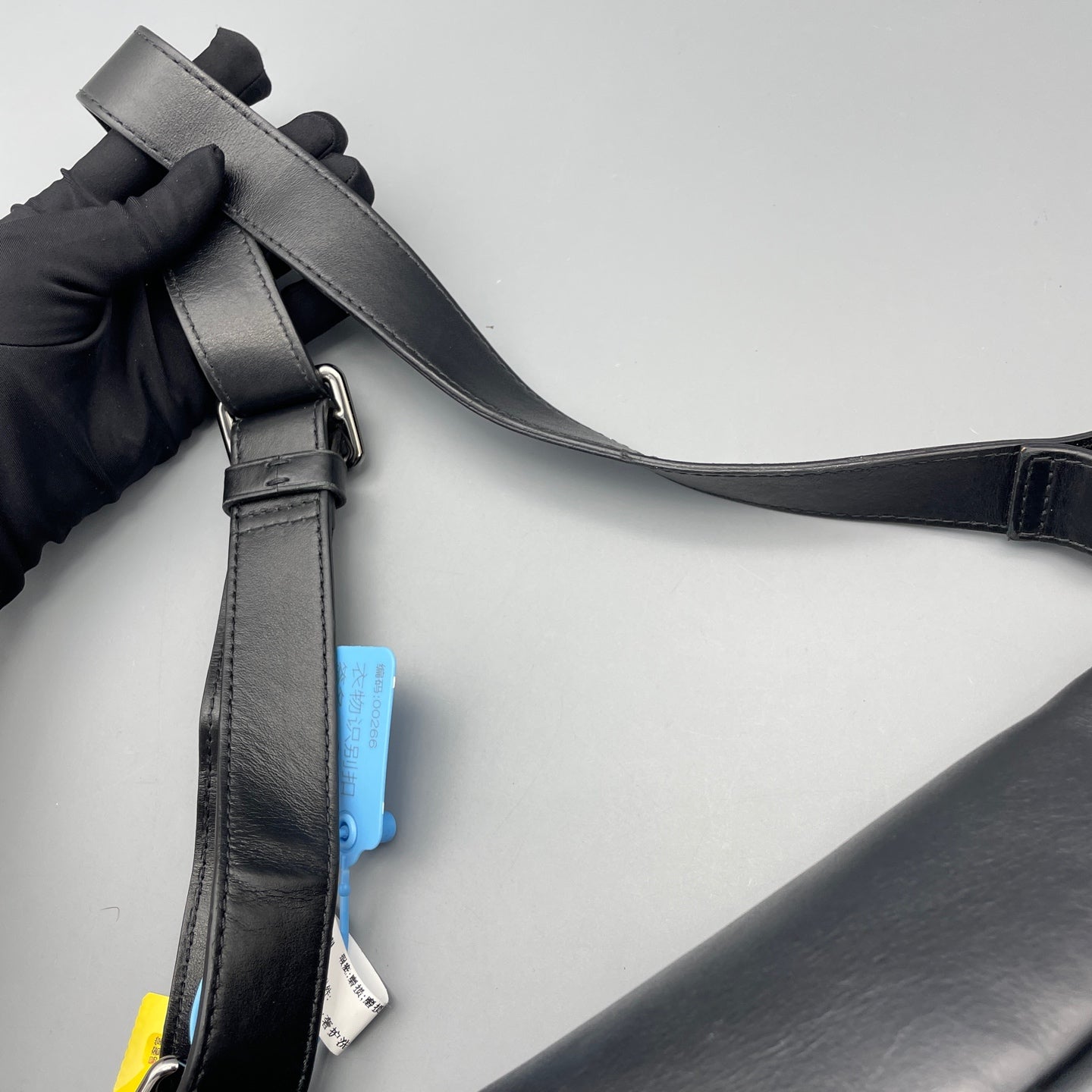Louis Vuitton - Other - Leather - Black - (medium)