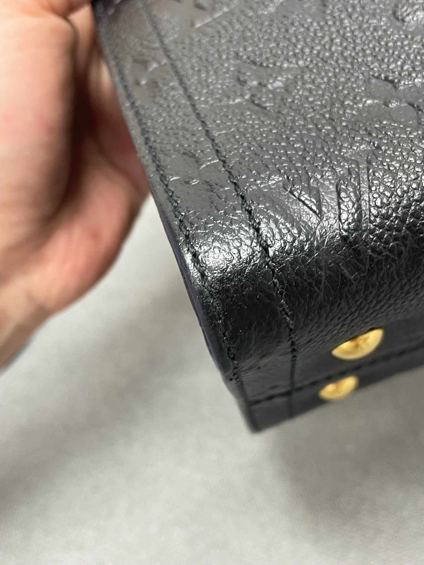 Louis Vuitton - Other - Leather - Black - (medium)