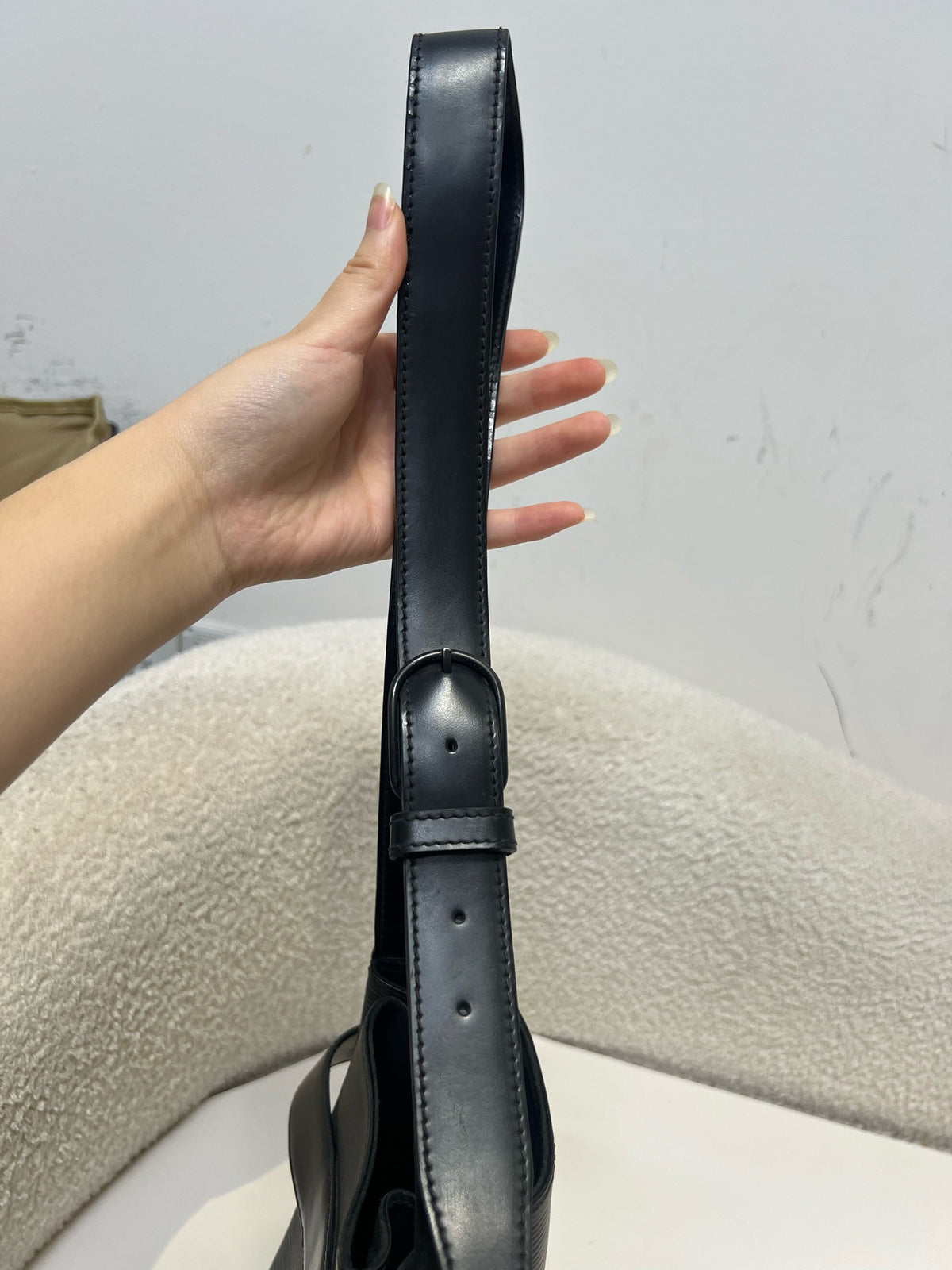 Louis Vuitton - Other - Leather - Black - (Medium)