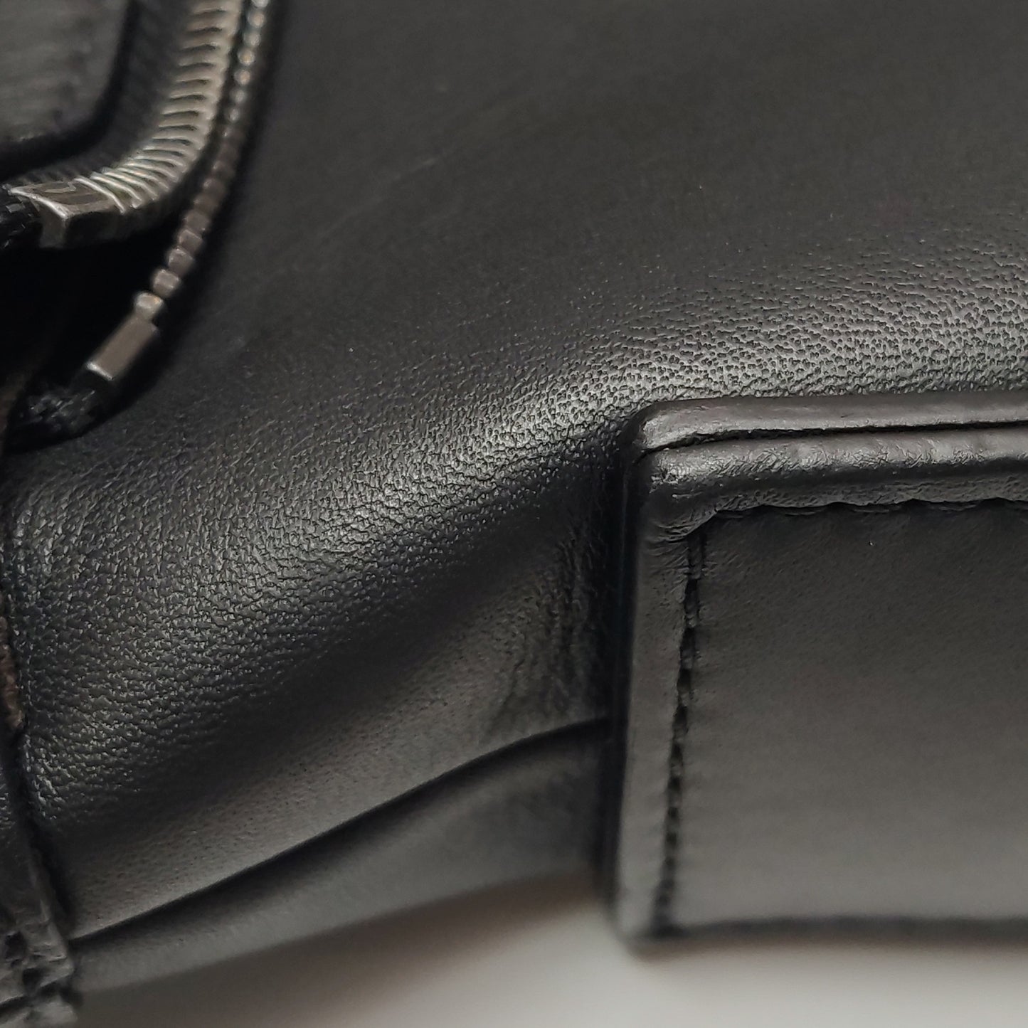 Louis Vuitton - Other - Leather - Black - (medium)