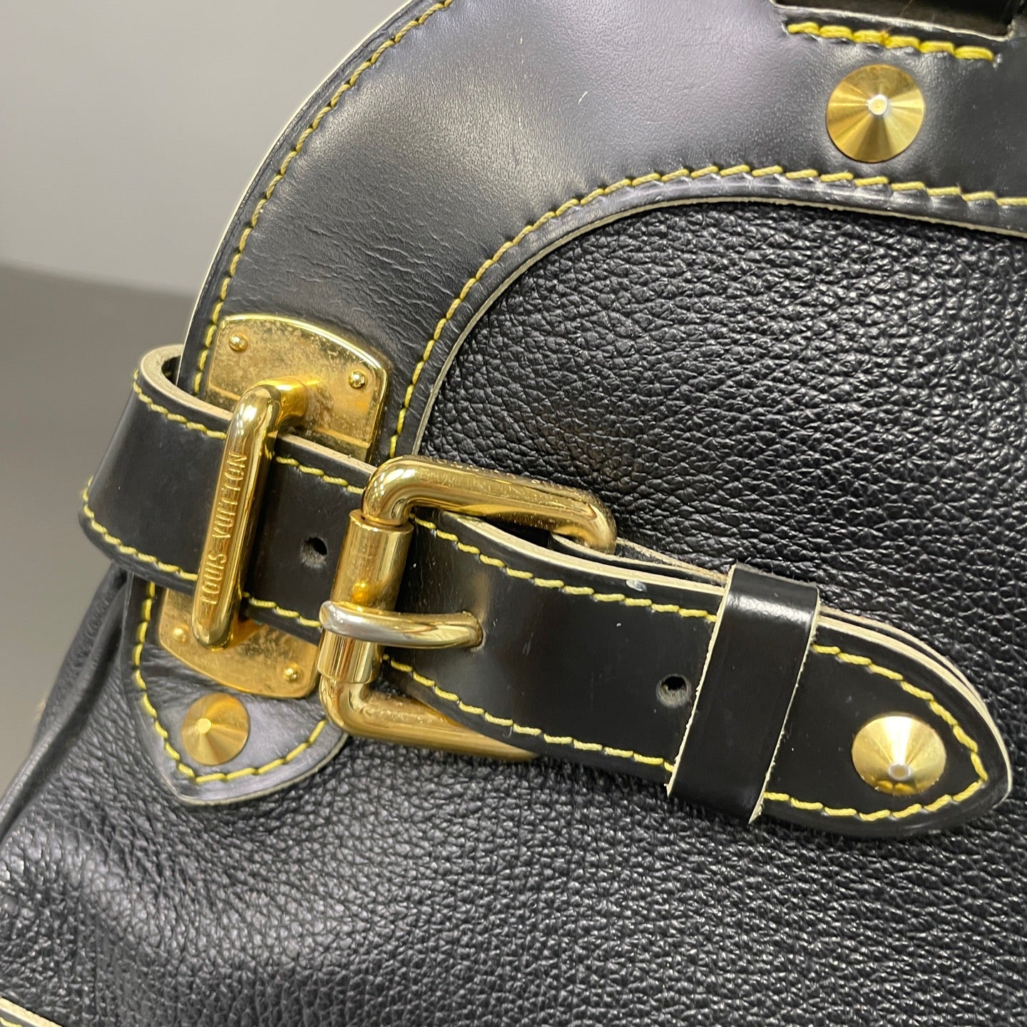 Louis Vuitton - Other - Leather - Black - (medium)