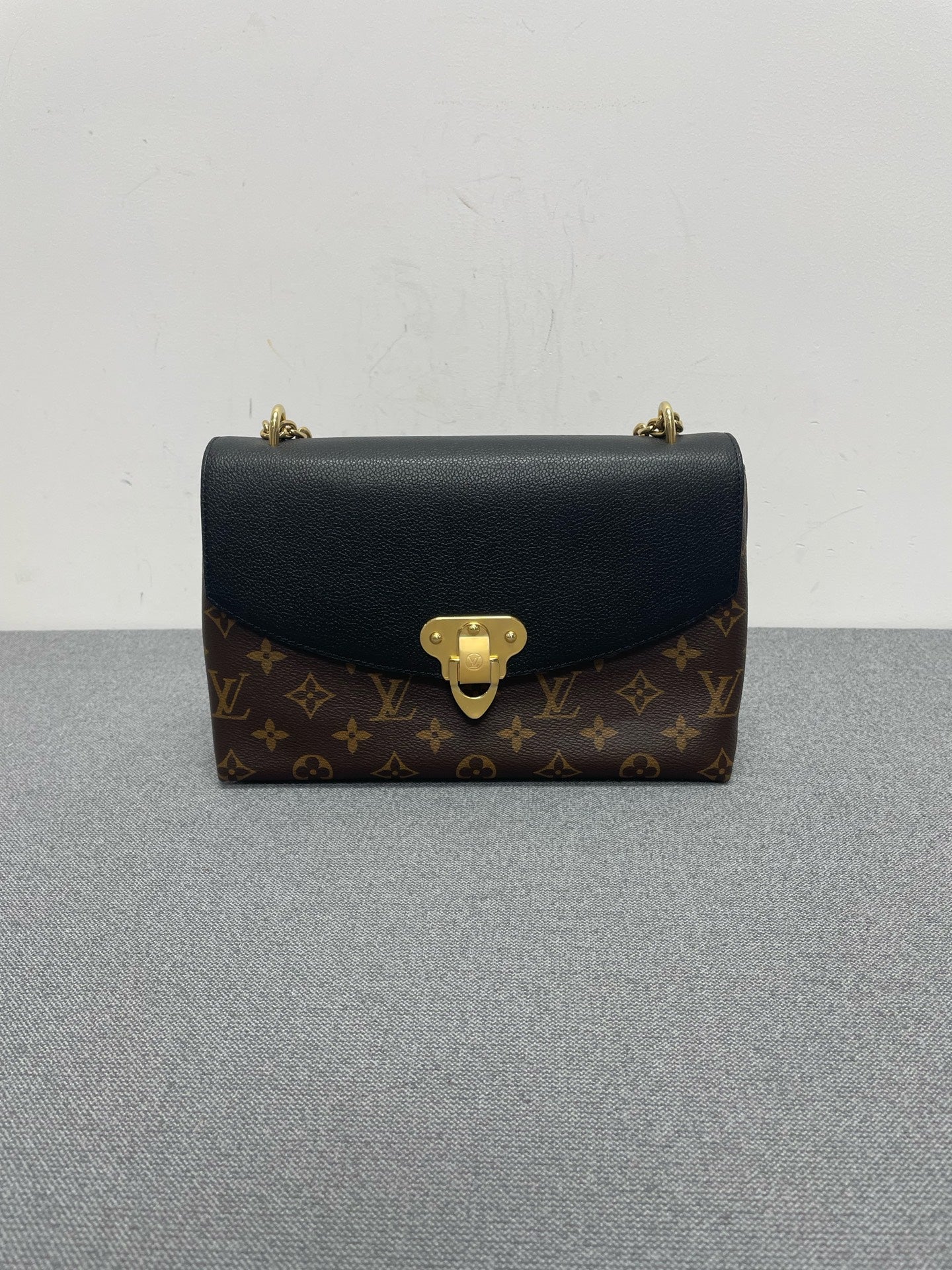Louis Vuitton - Other - Leather - Black - (mini)