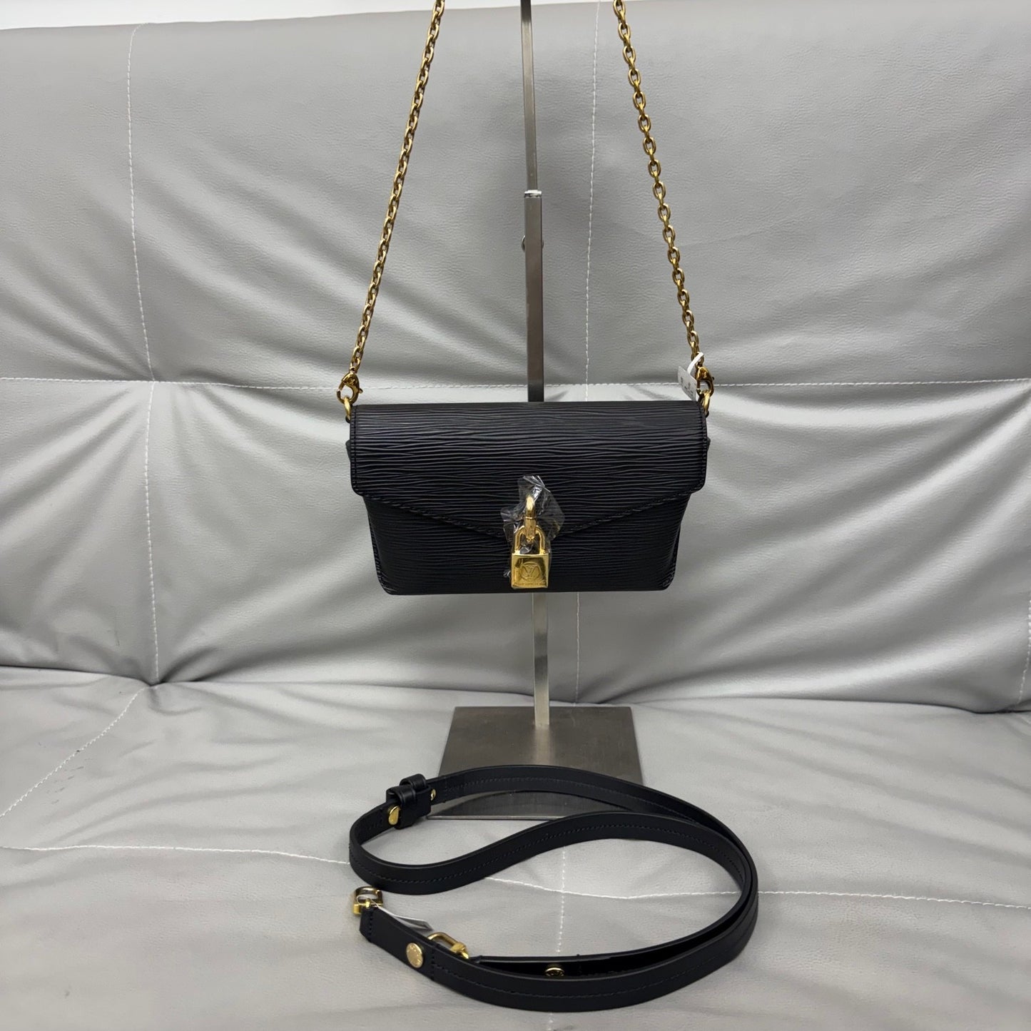 Louis Vuitton - Other - Leather - Black - (mini)