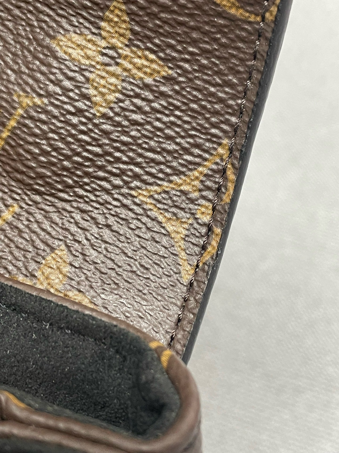 Louis Vuitton - Other - Leather - Black - (mini)