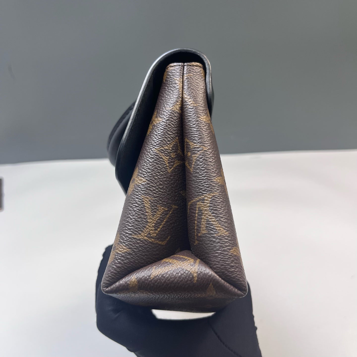 Louis Vuitton - Other - Leather - Black - (mini)